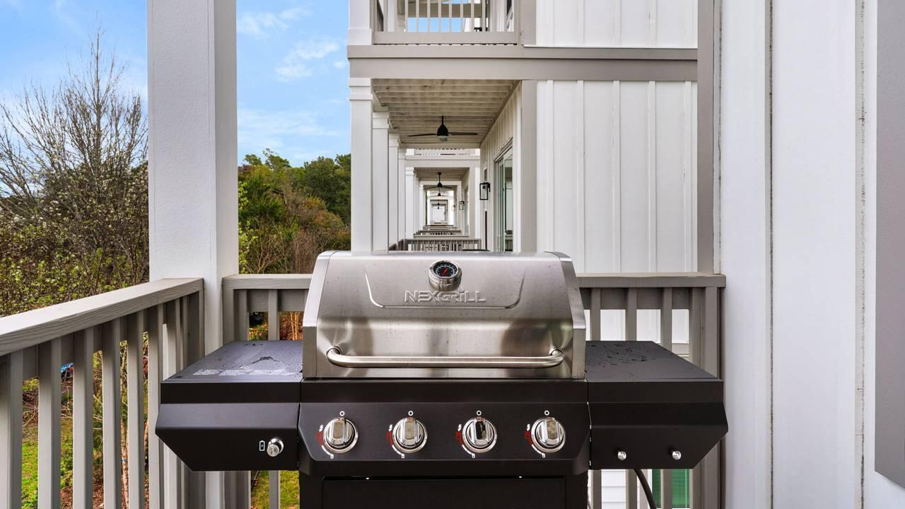 28 W Queen Palm Drive