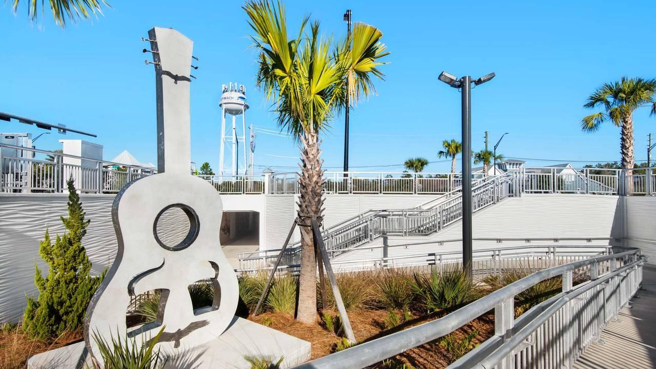 28 W Queen Palm Drive