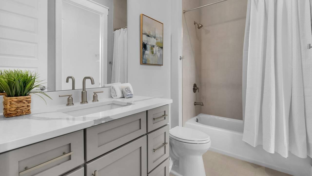 28 W Queen Palm Drive