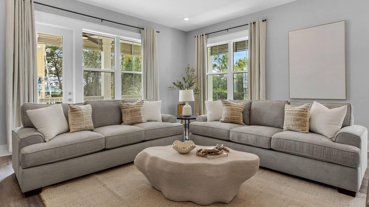 28 W Queen Palm Drive