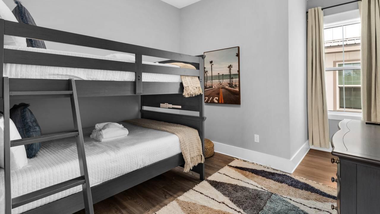 28 W Queen Palm Drive