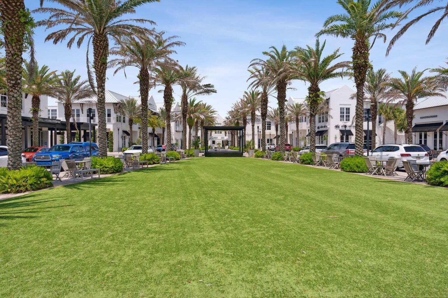 28 W Queen Palm Drive