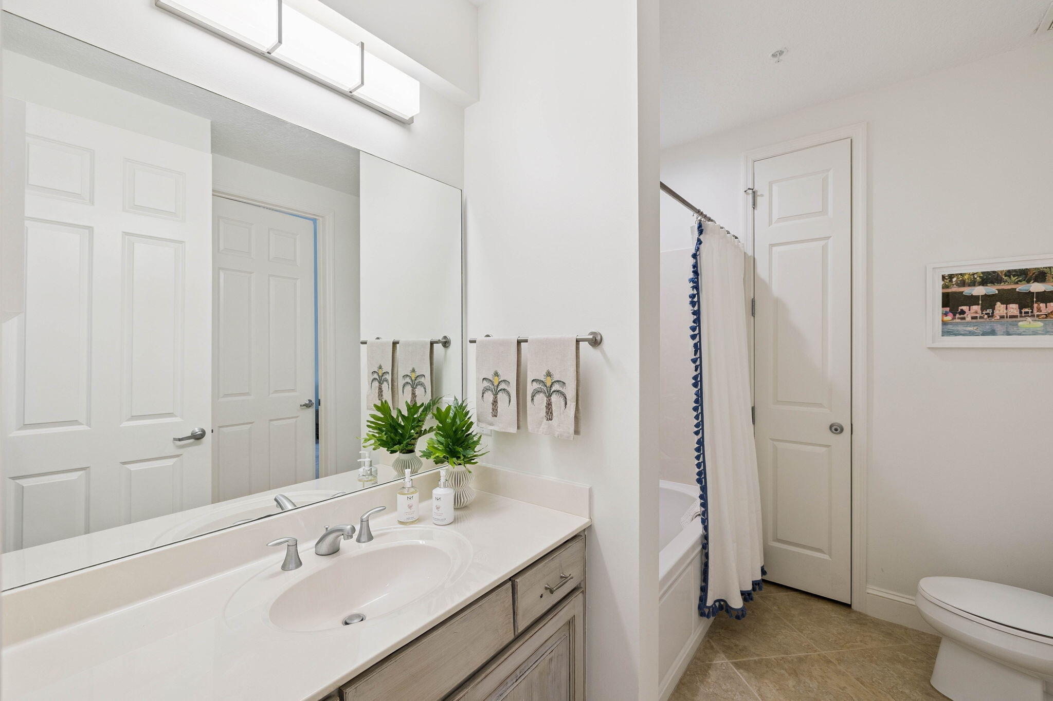 9961 E County Hwy 30A, 207