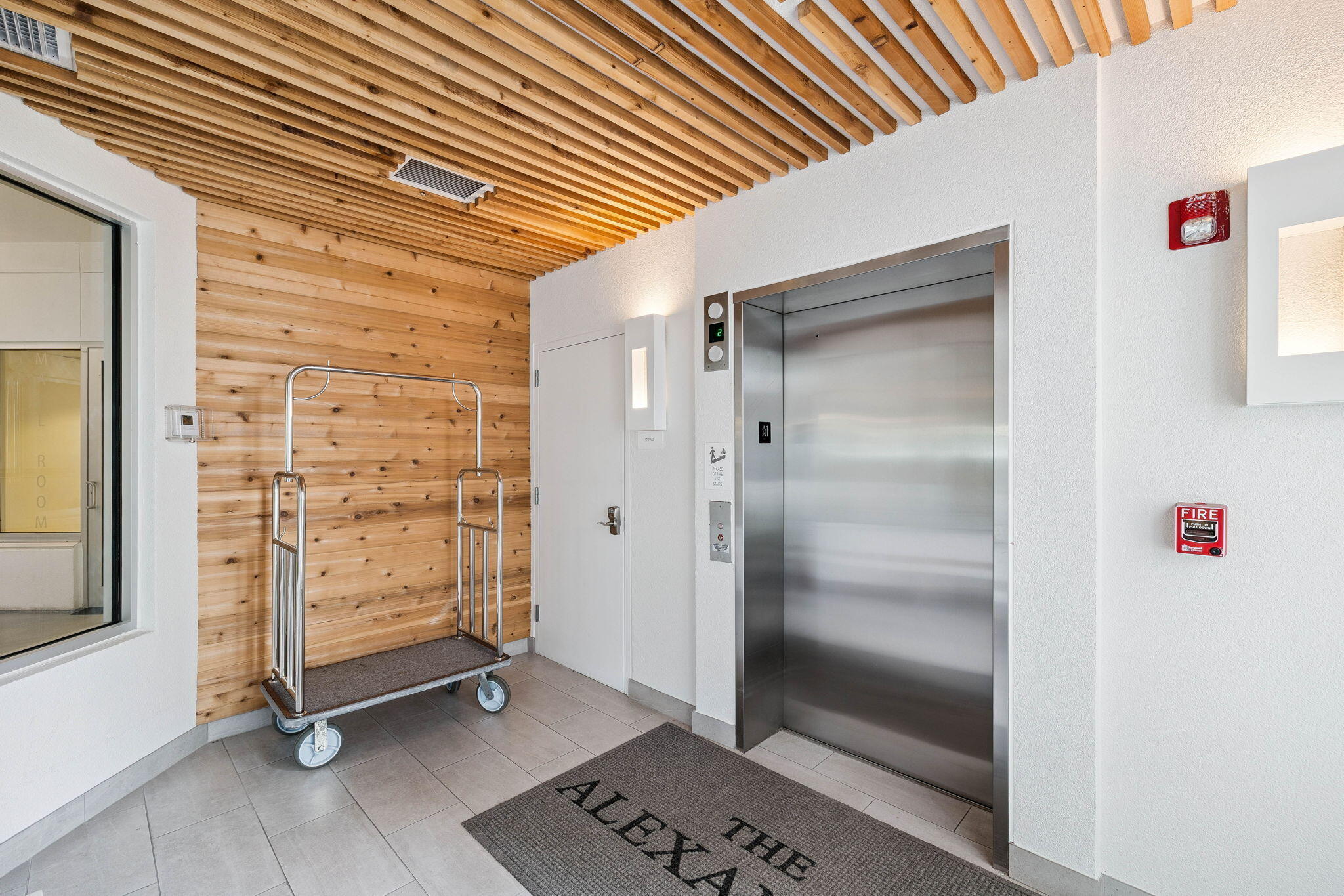 9961 E County Hwy 30A, 207