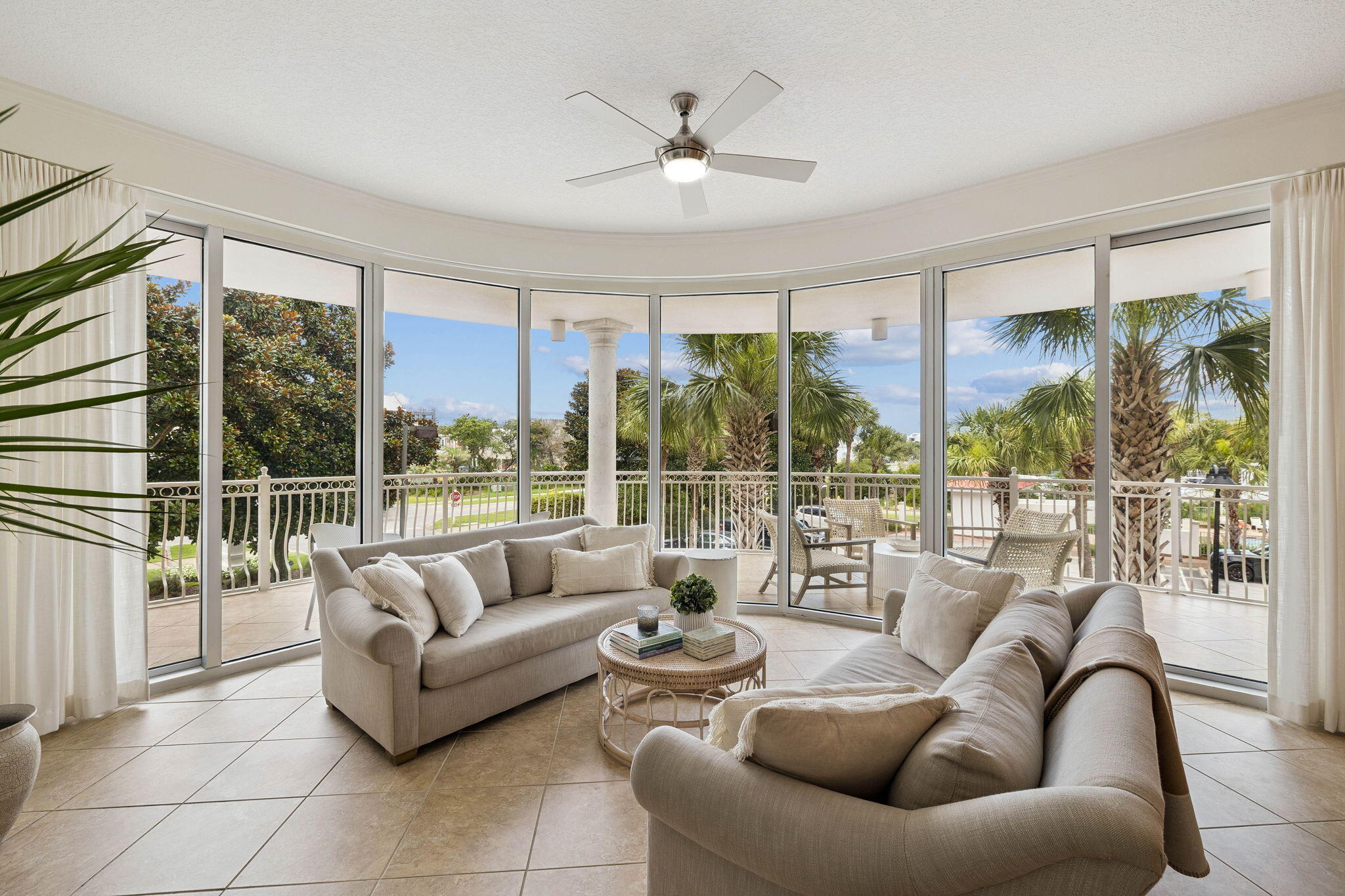 9961 E County Hwy 30A, 207