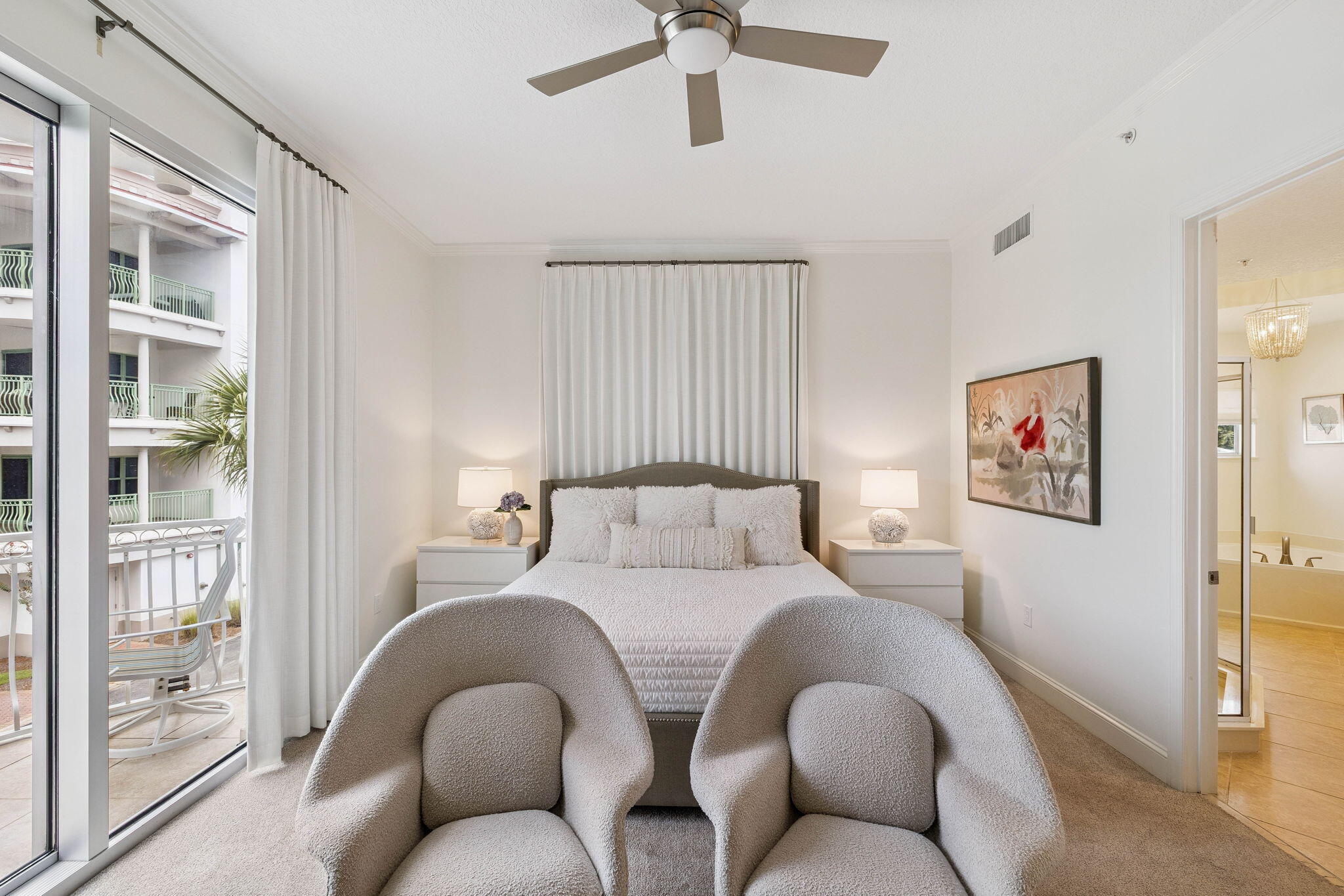 9961 E County Hwy 30A, 207