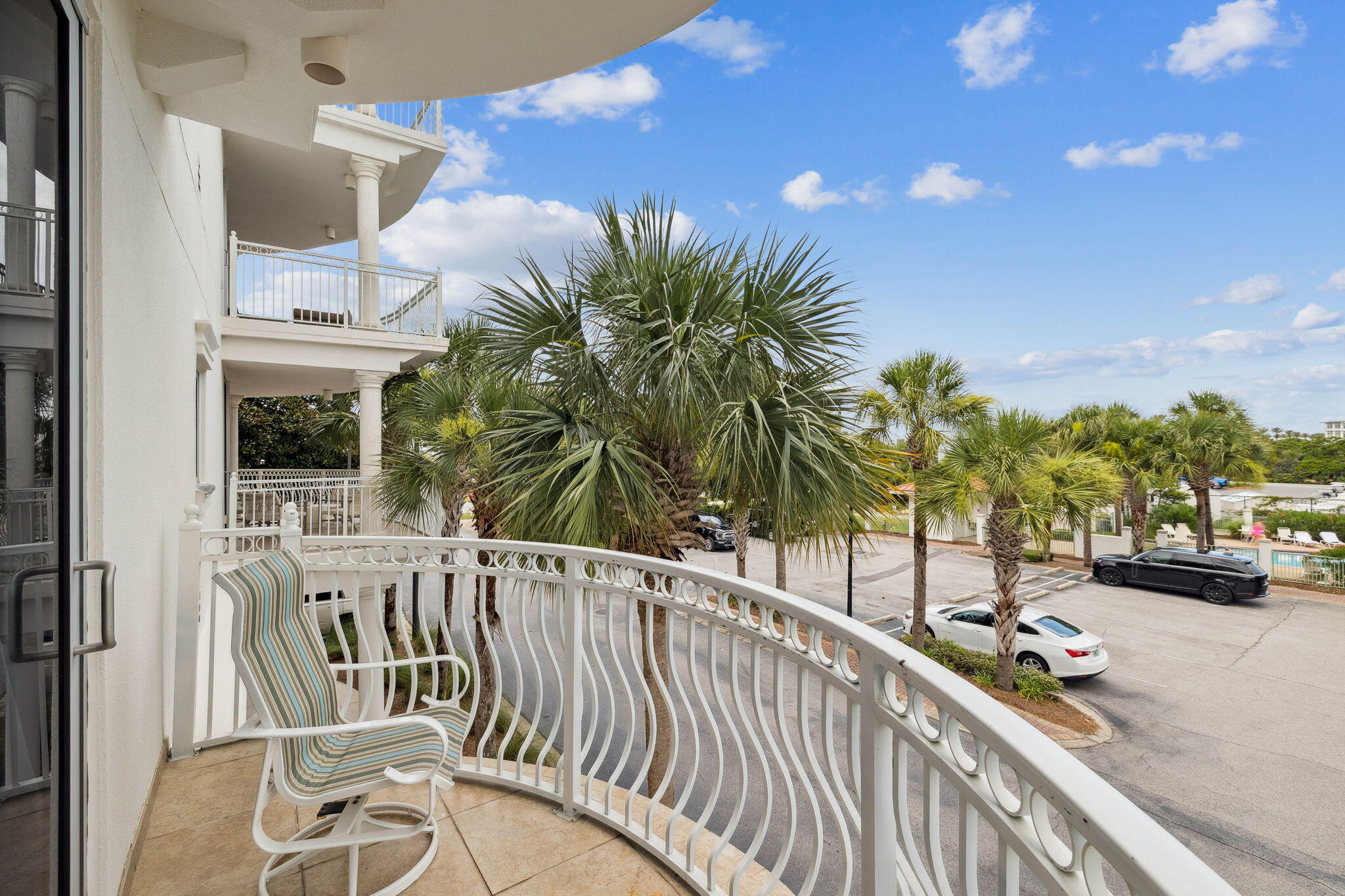 9961 E County Hwy 30A, 207