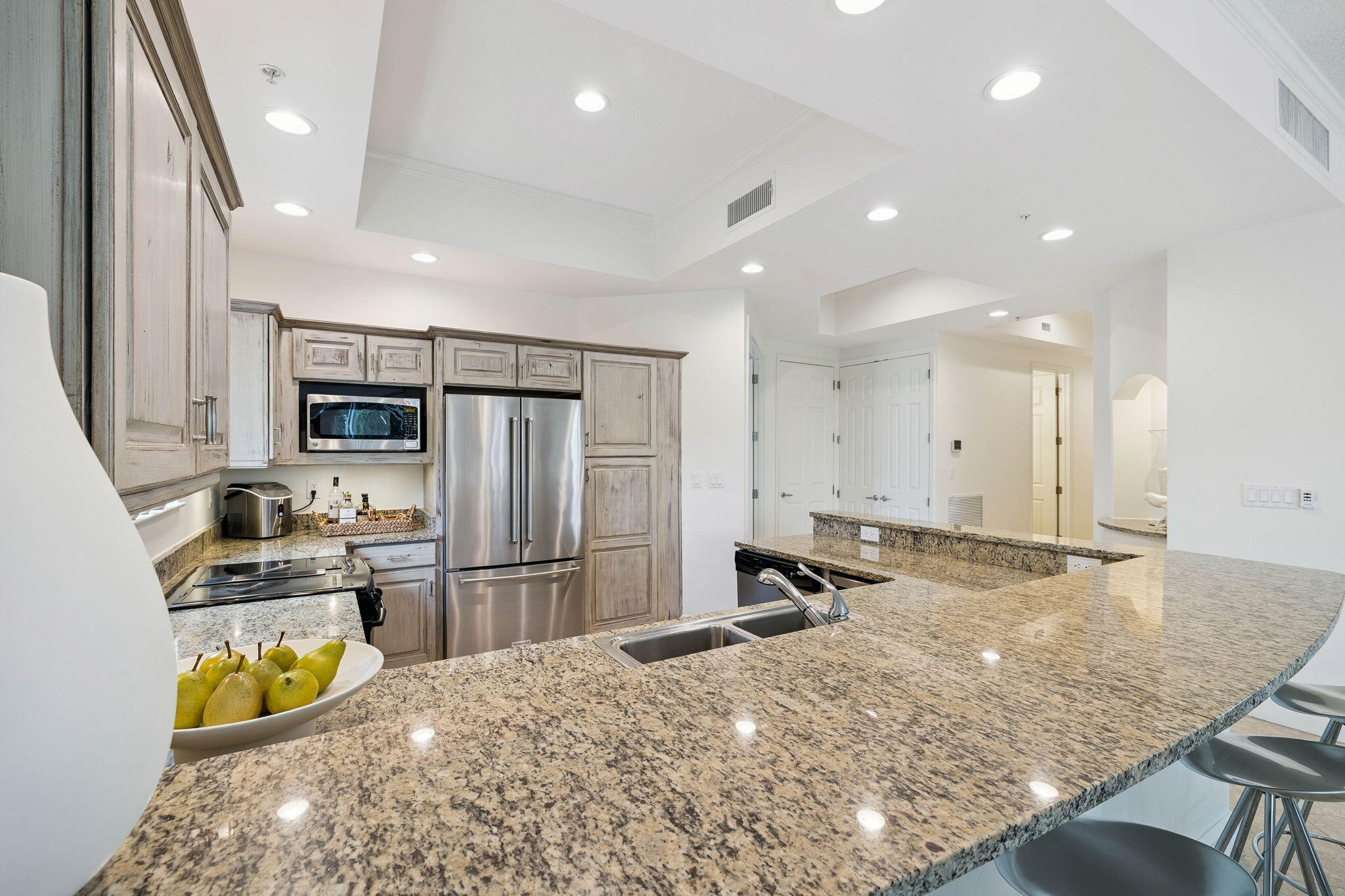 9961 E County Hwy 30A, 207