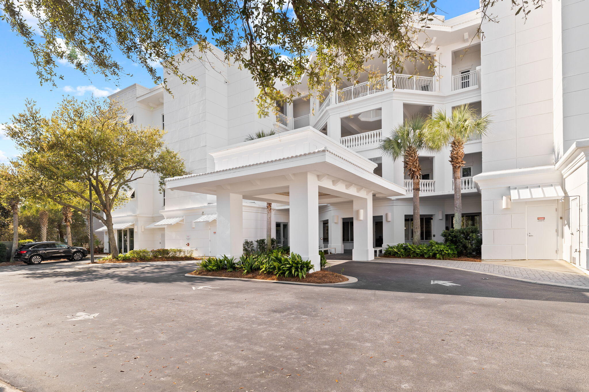 9961 E County Hwy 30A, 207