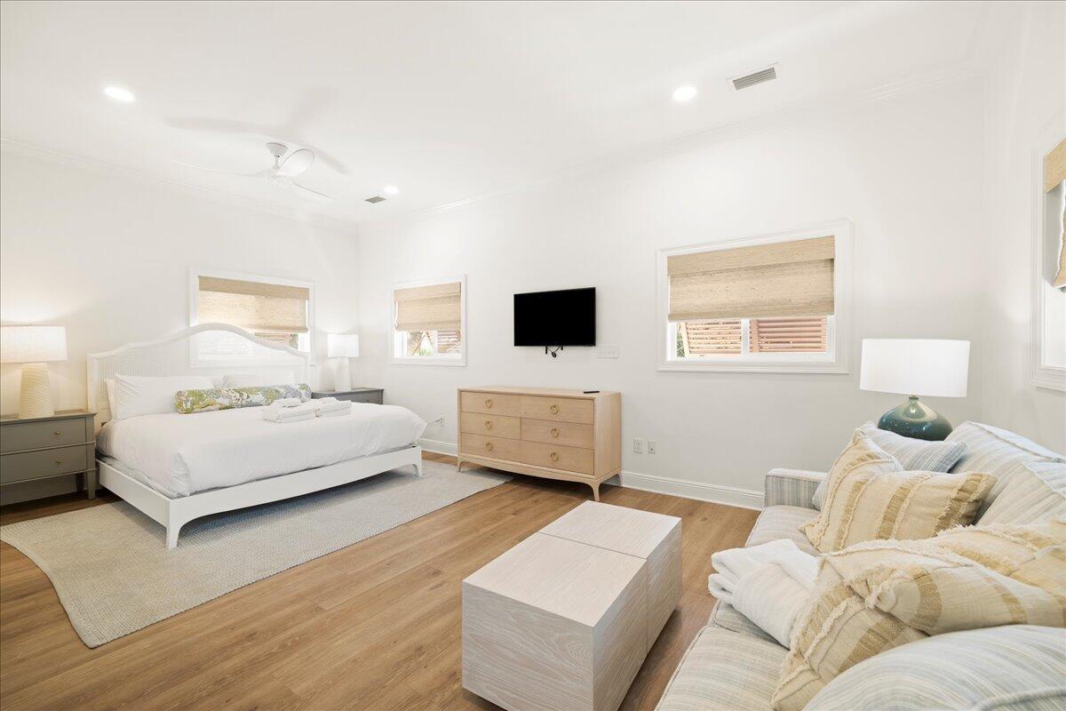 51 S Andalusia Avenue