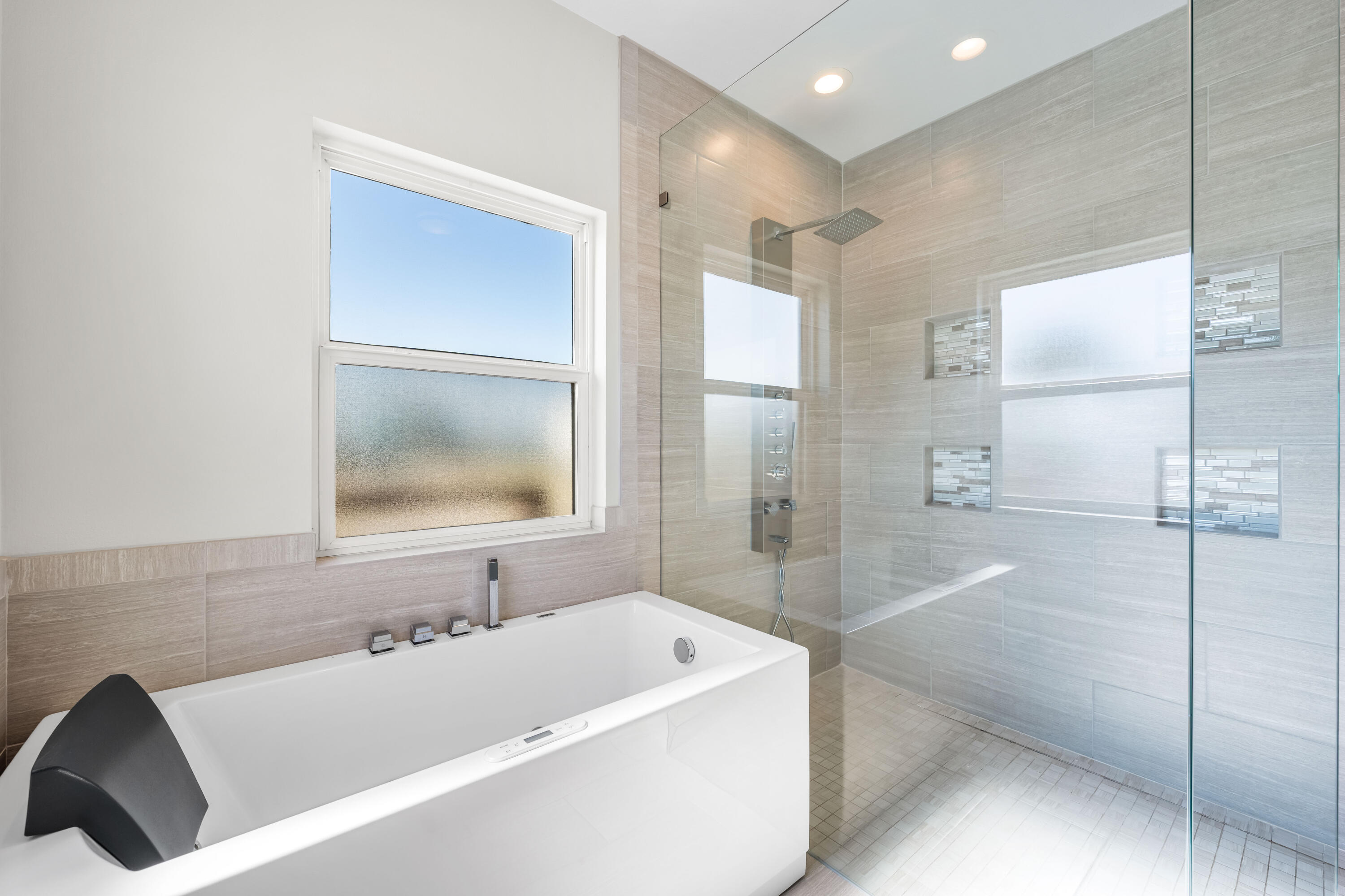 7707 White Sands Boulevard