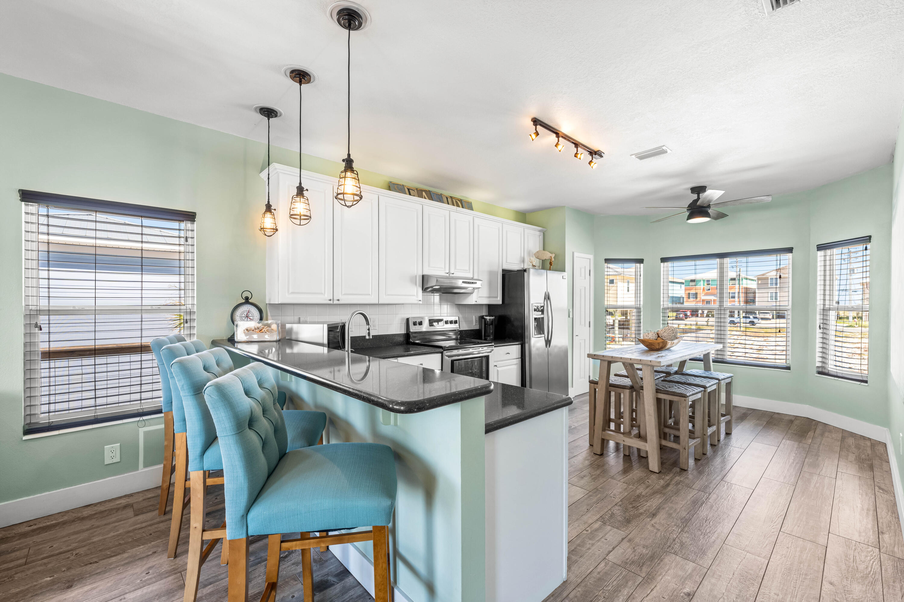 7707 White Sands Boulevard