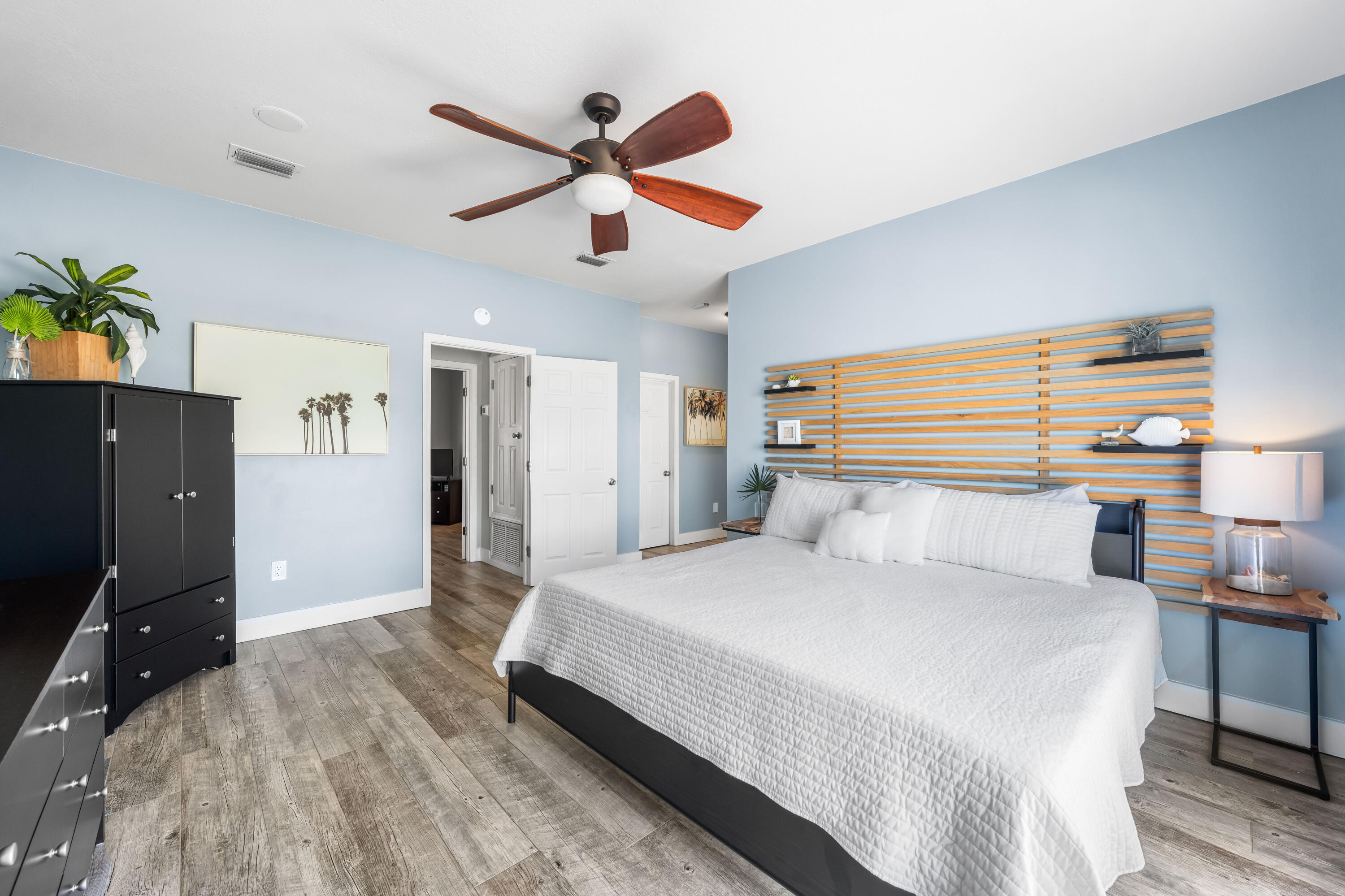 7707 White Sands Boulevard