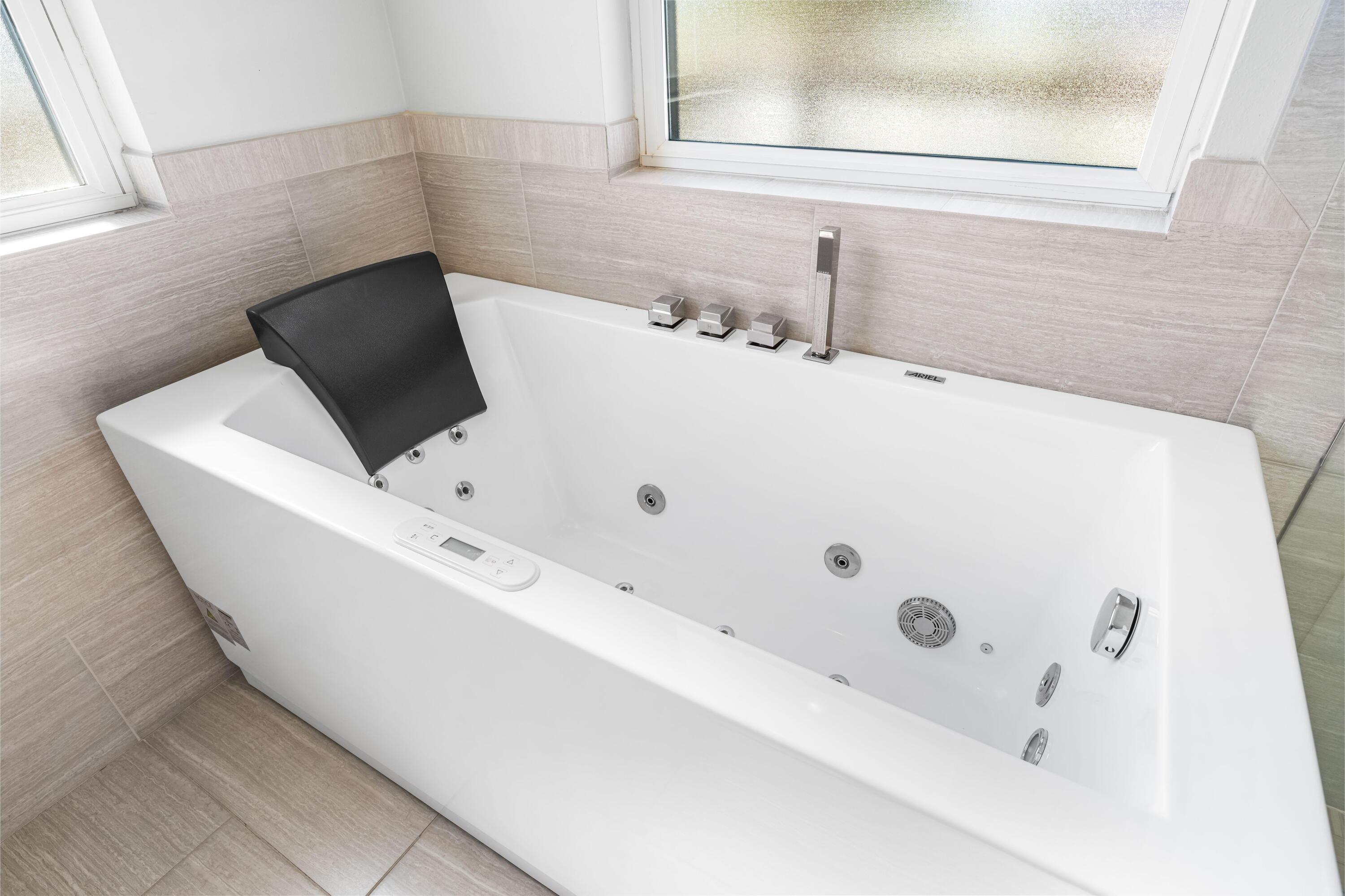 7707 White Sands Boulevard