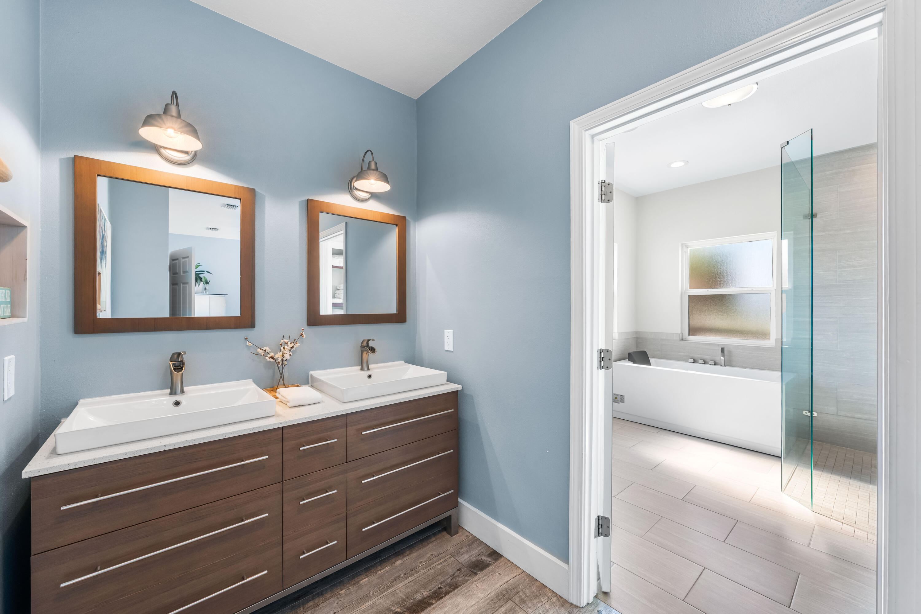 7707 White Sands Boulevard