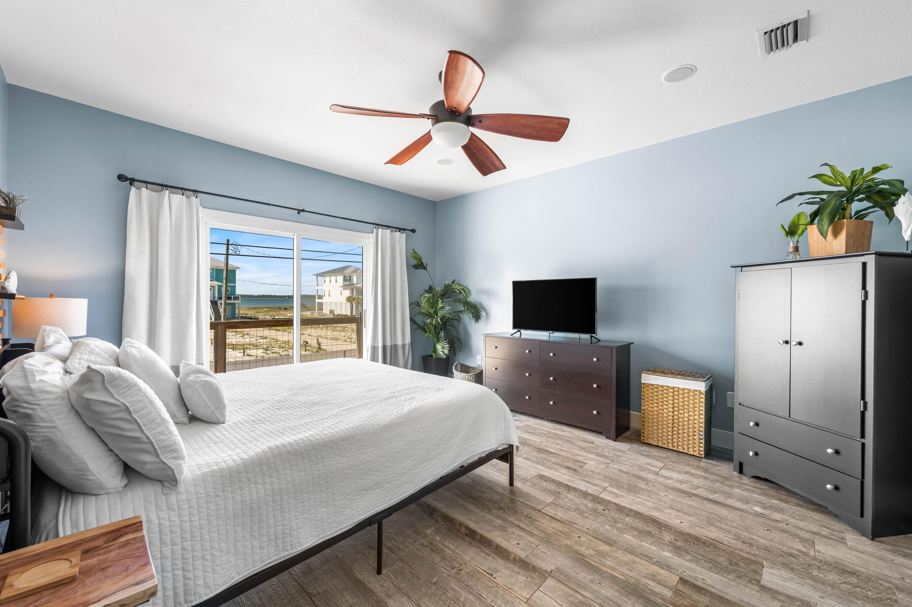 7707 White Sands Boulevard