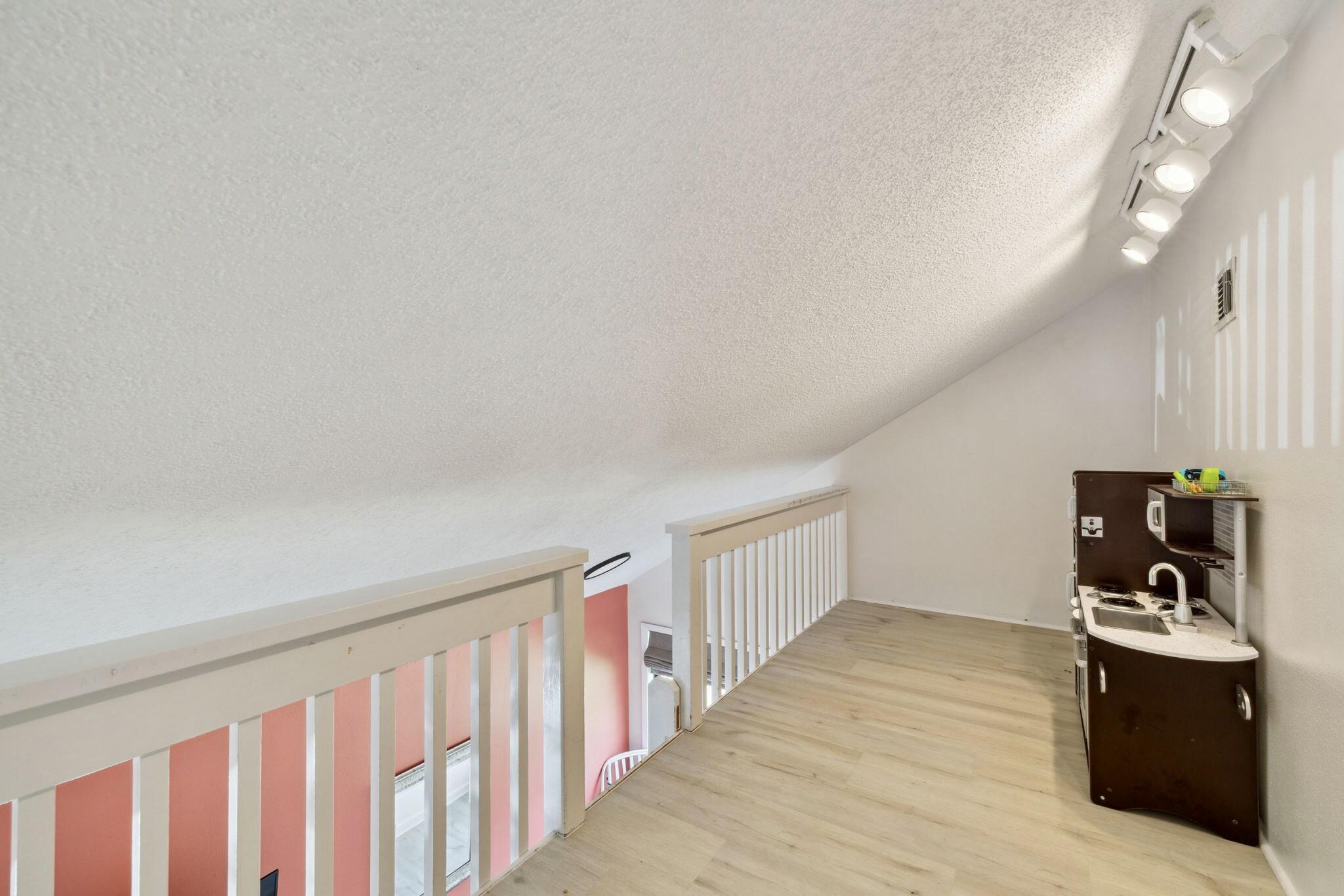 736 Sandpiper Place, 10525