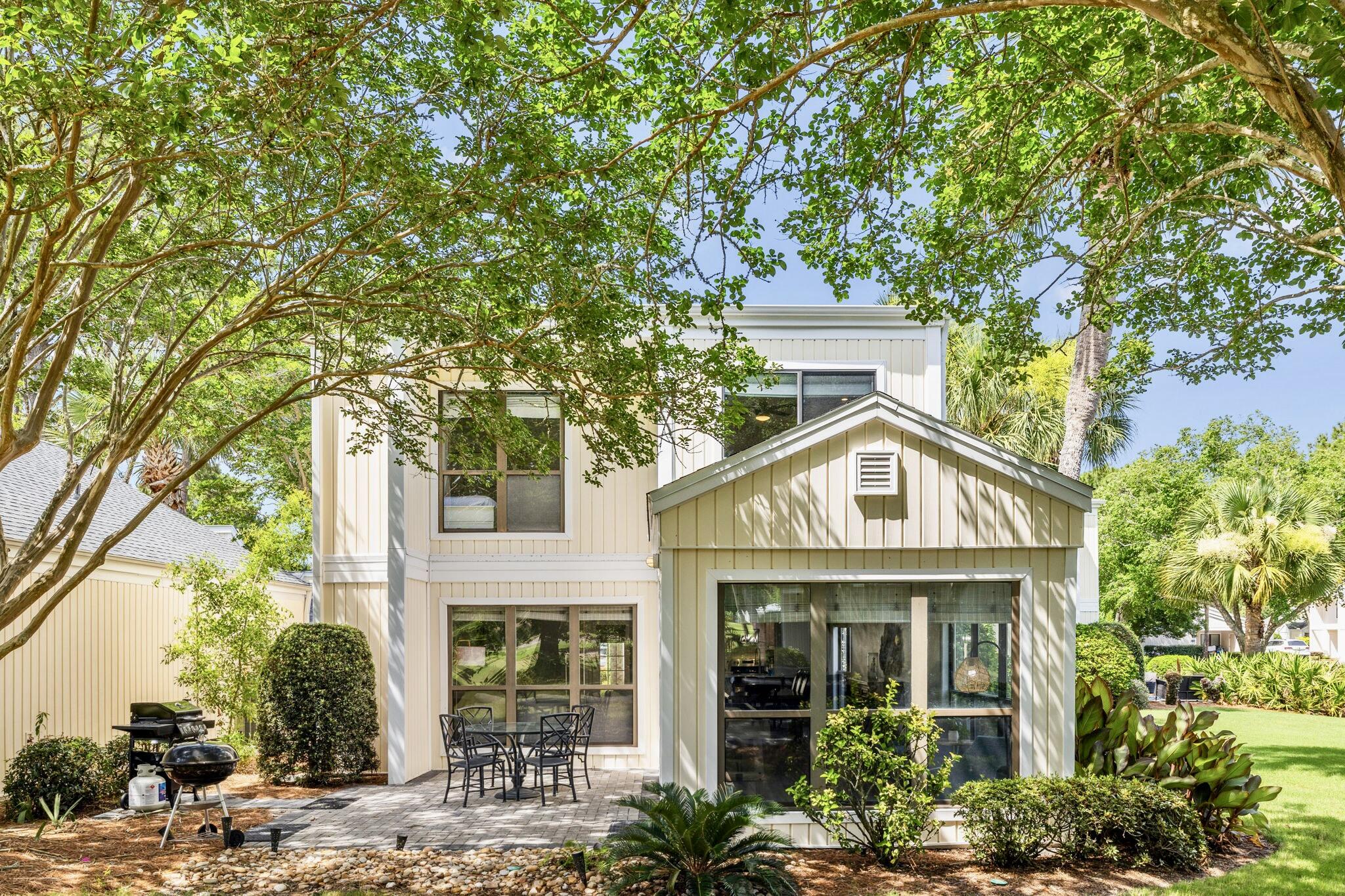 736 Sandpiper Place, 10525