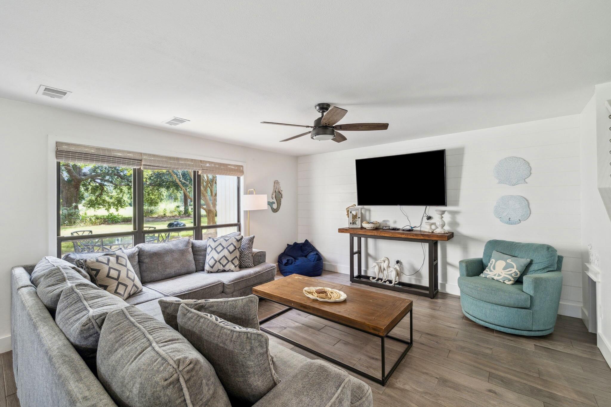 736 Sandpiper Place, 10525