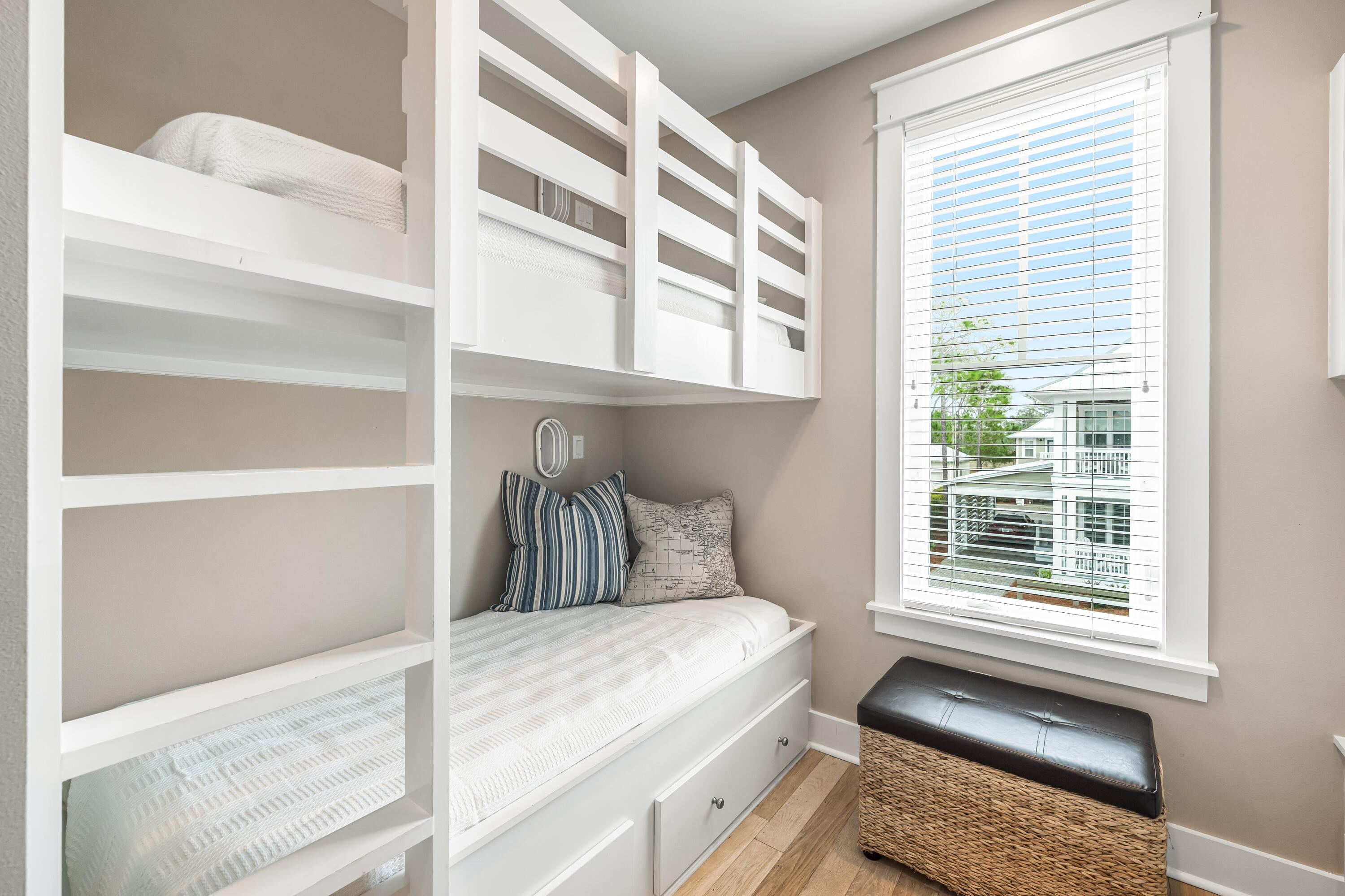 615 E Royal Fern Way