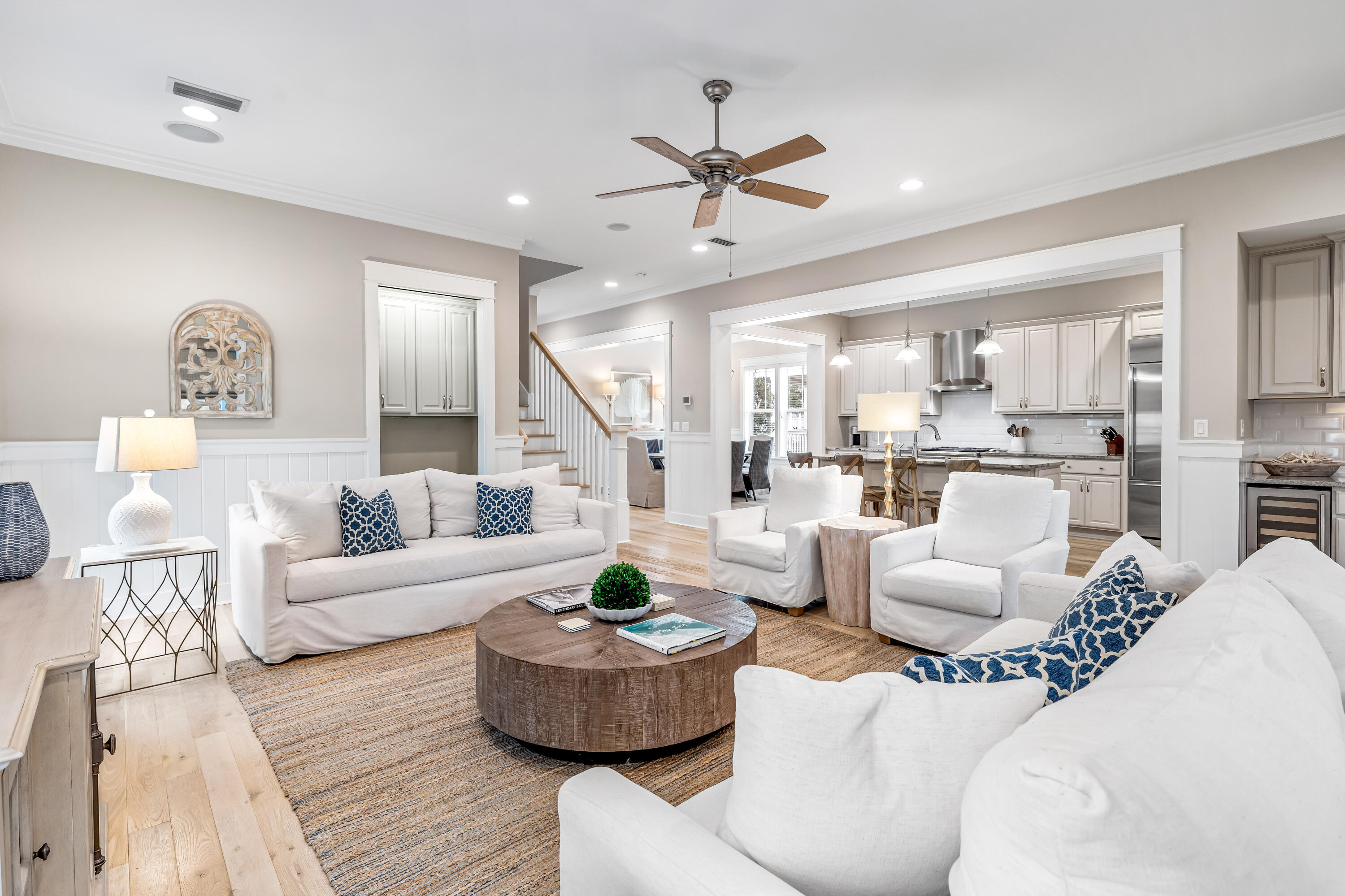 615 E Royal Fern Way