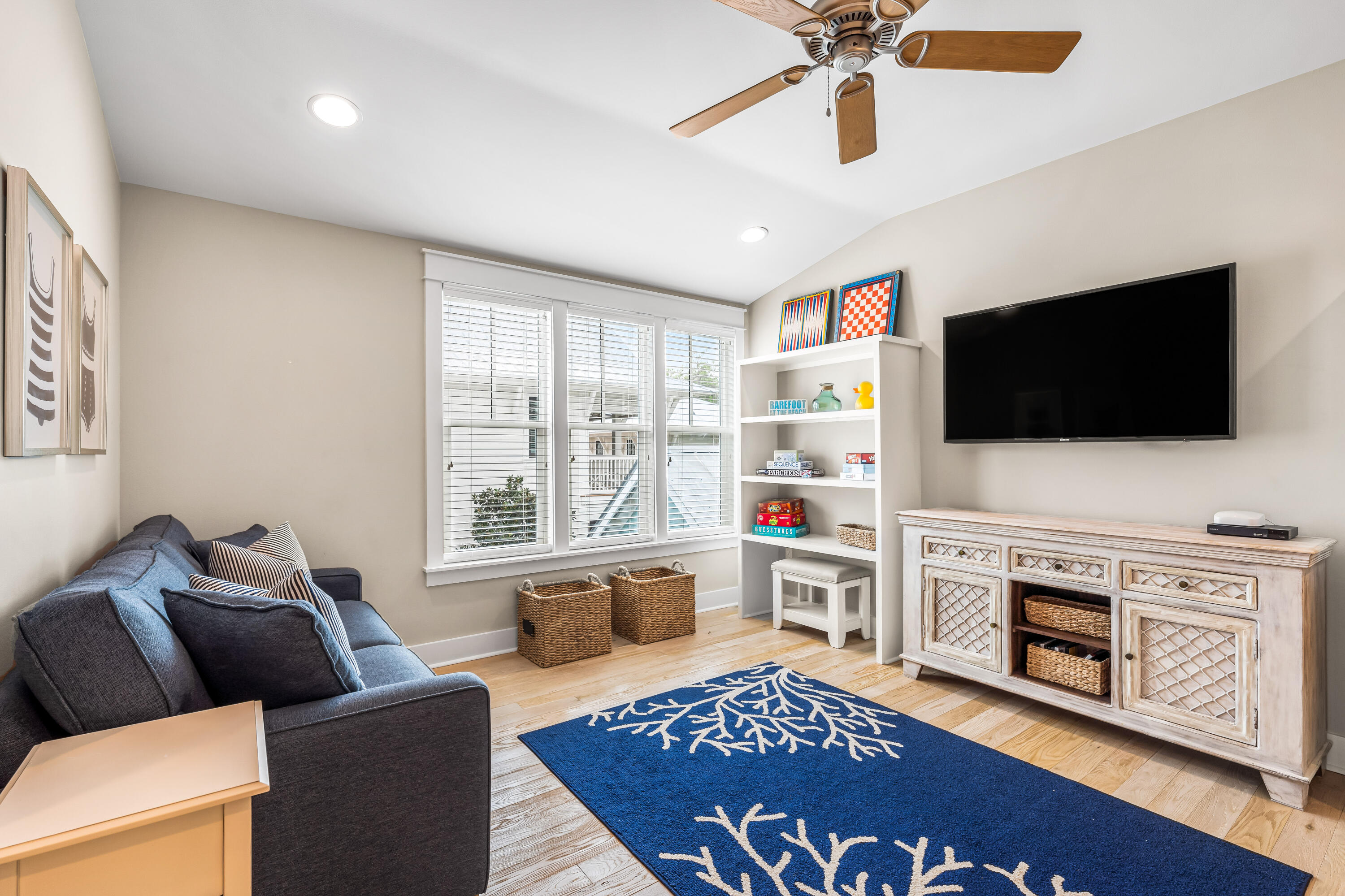 615 E Royal Fern Way