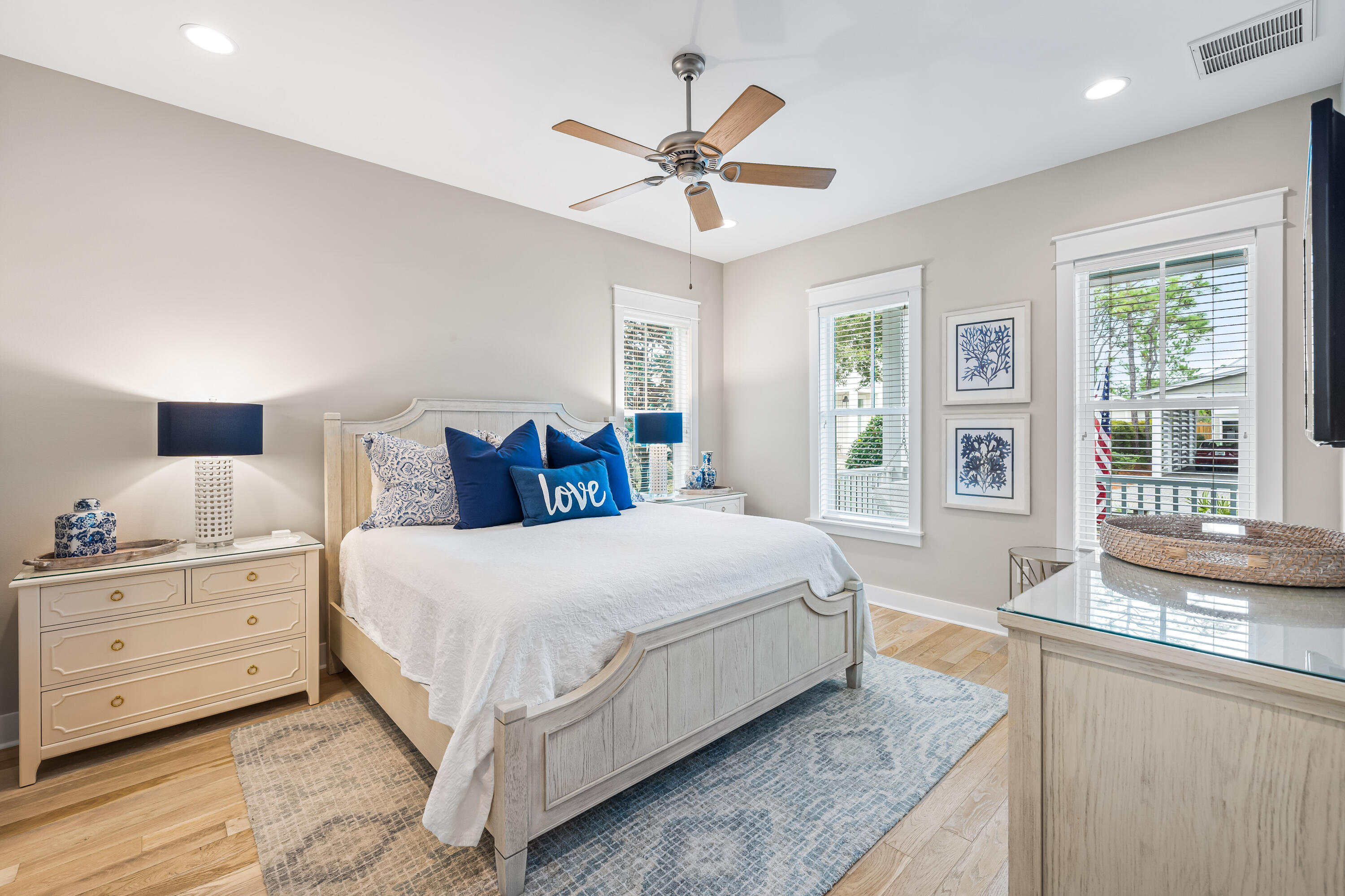 615 E Royal Fern Way