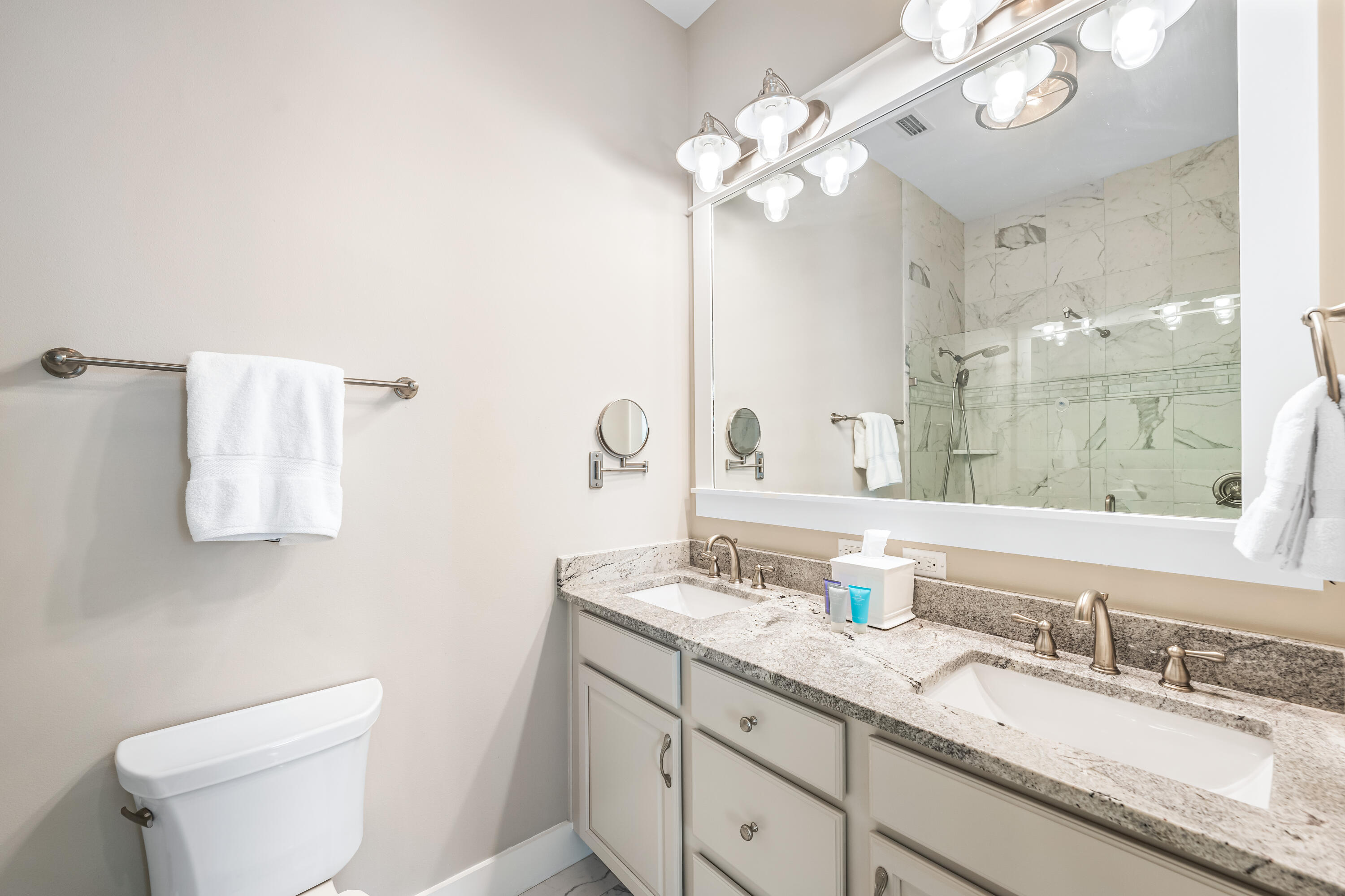 615 E Royal Fern Way