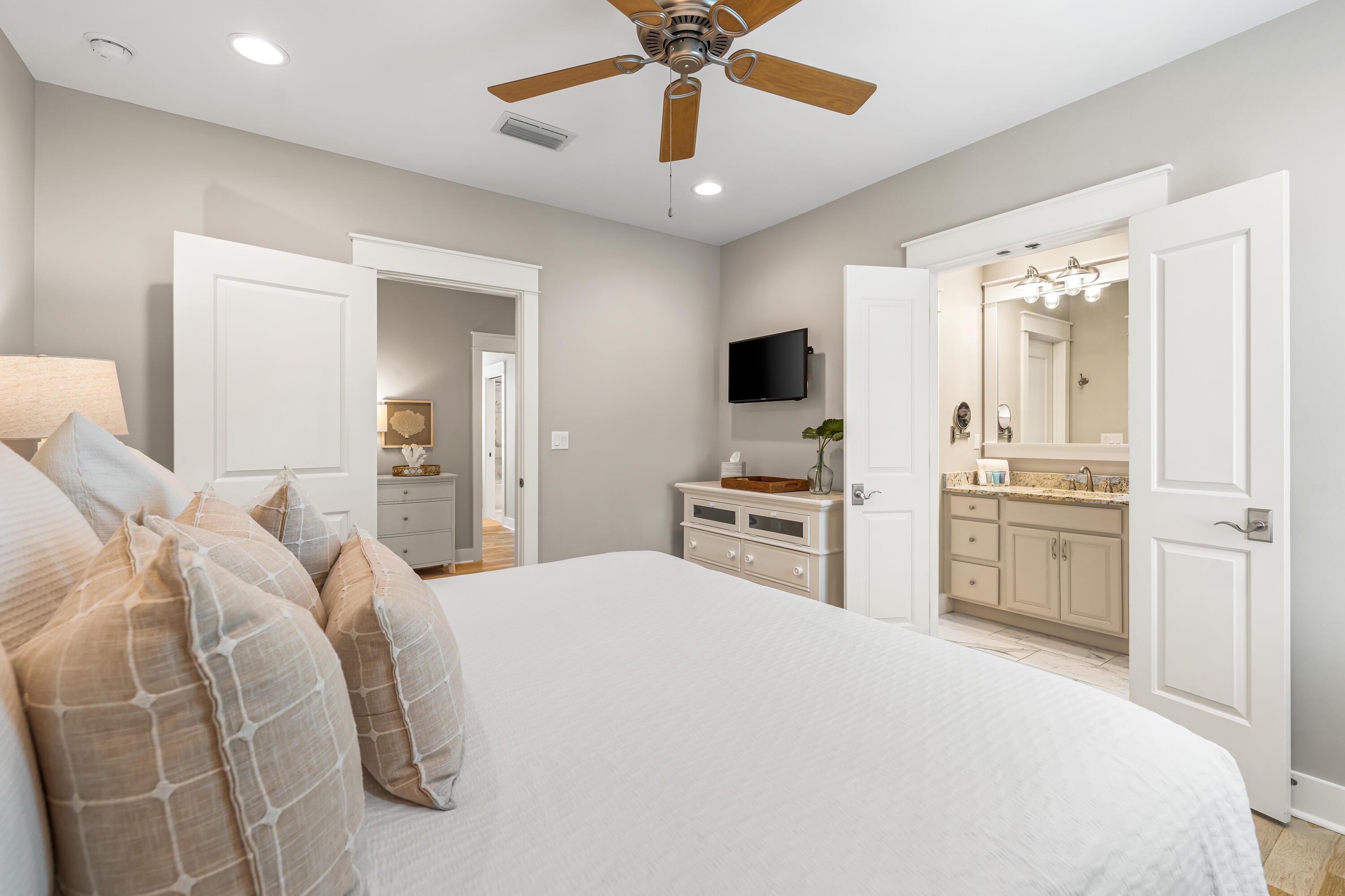 615 E Royal Fern Way