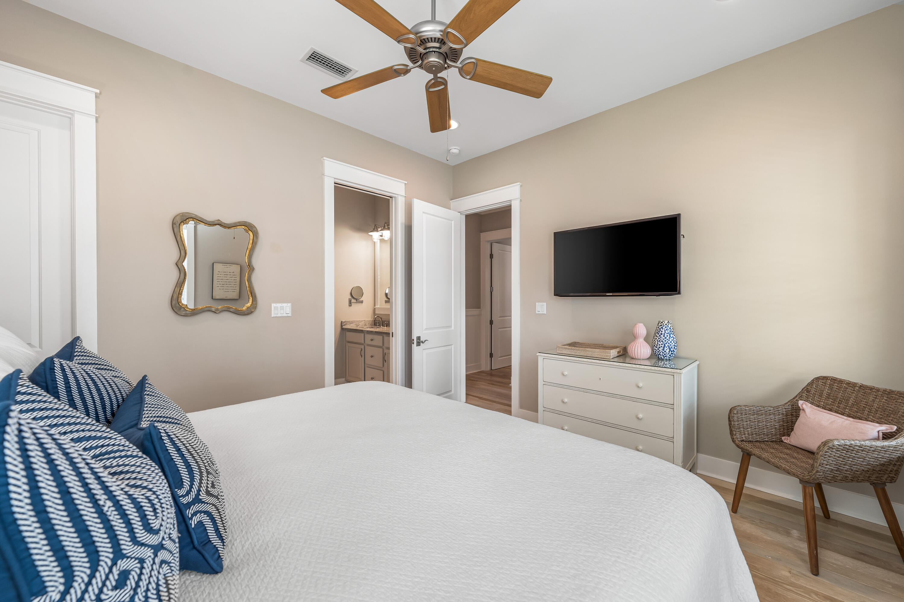 615 E Royal Fern Way