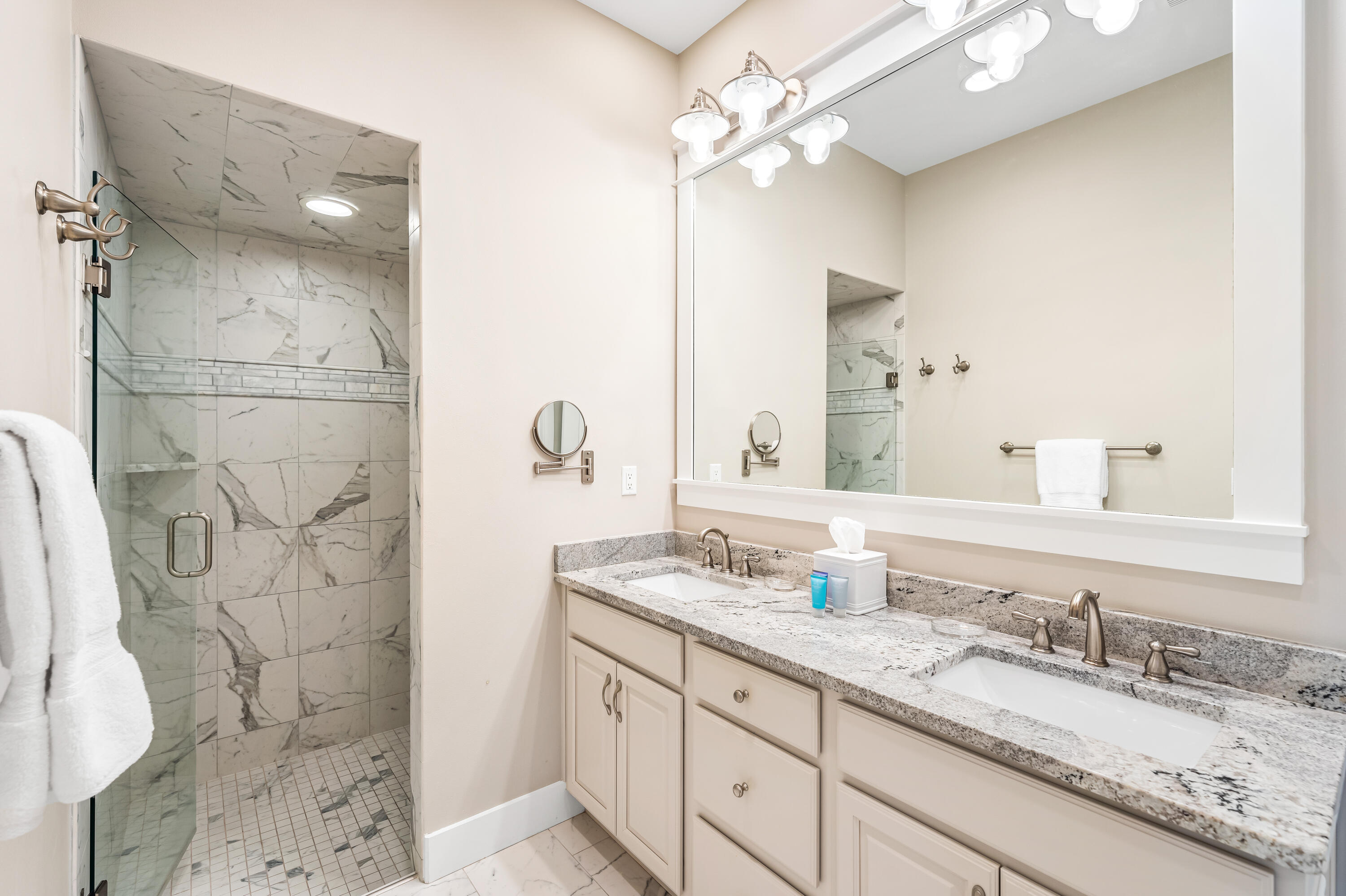 615 E Royal Fern Way