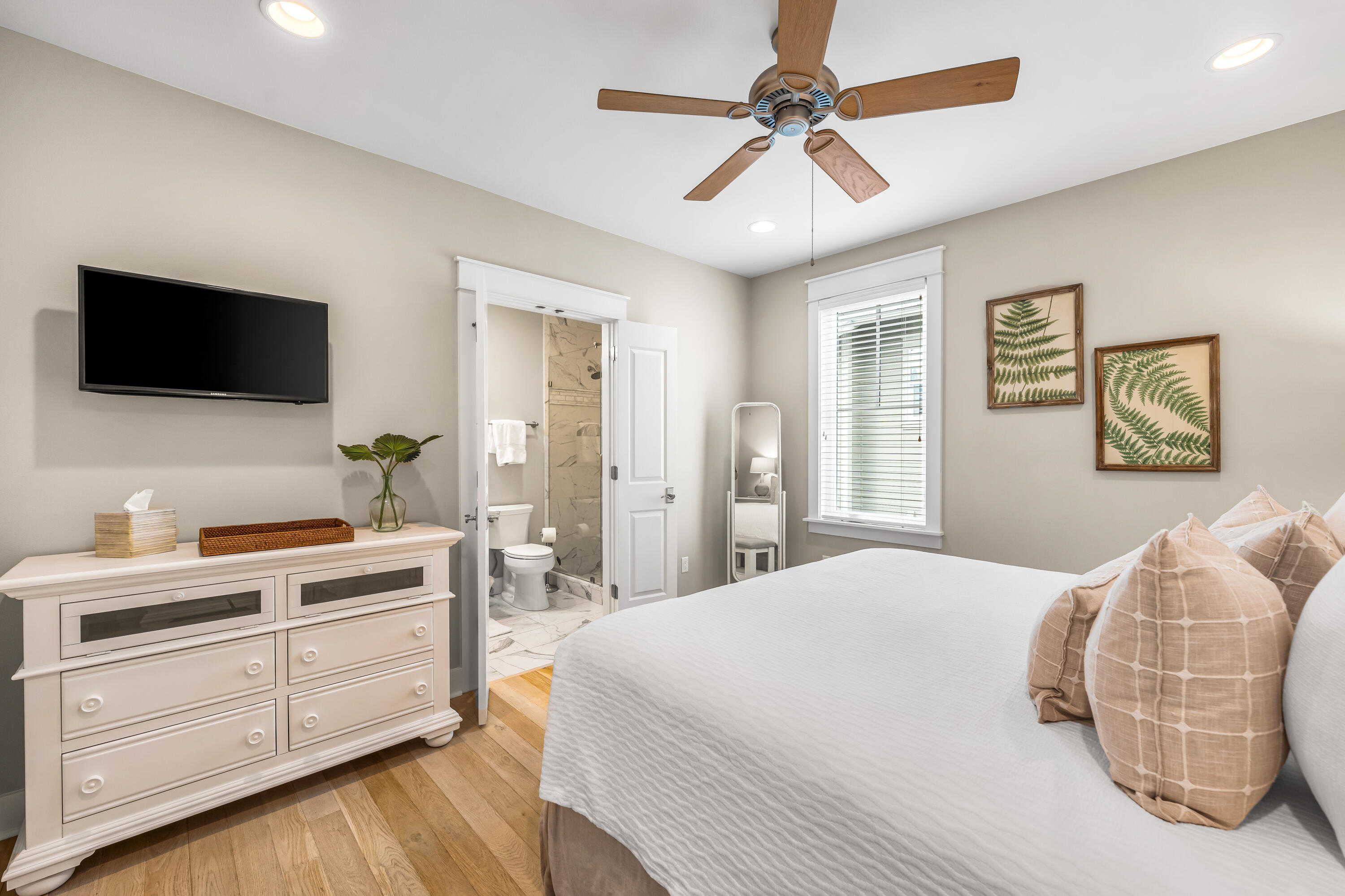 615 E Royal Fern Way