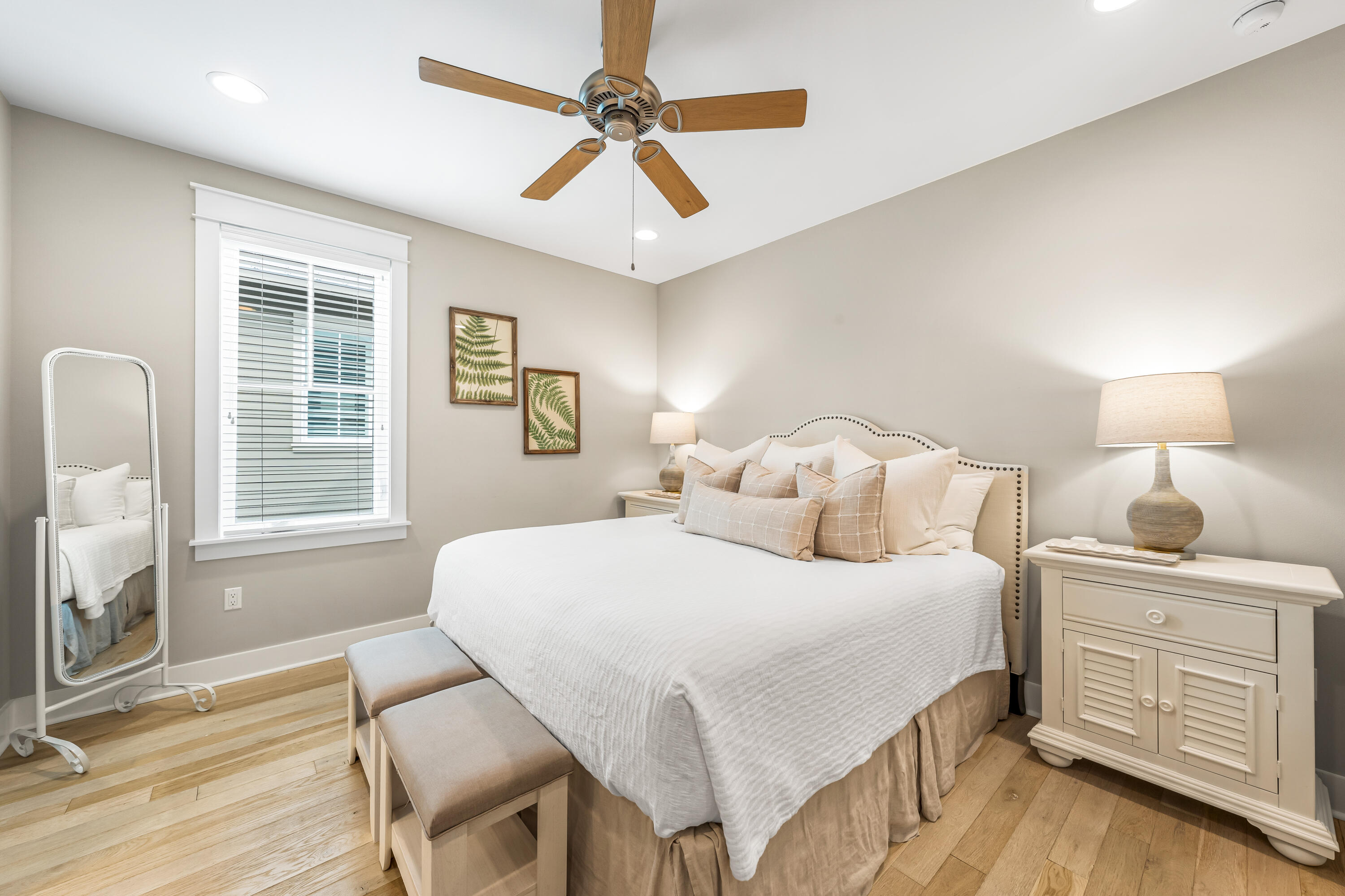 615 E Royal Fern Way