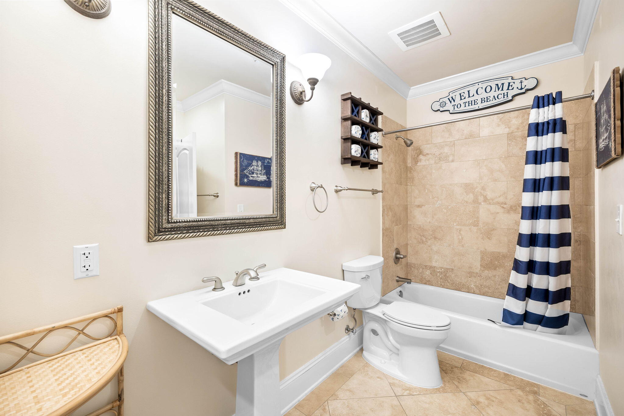 2421 W County Highway 30A, UNIT G303