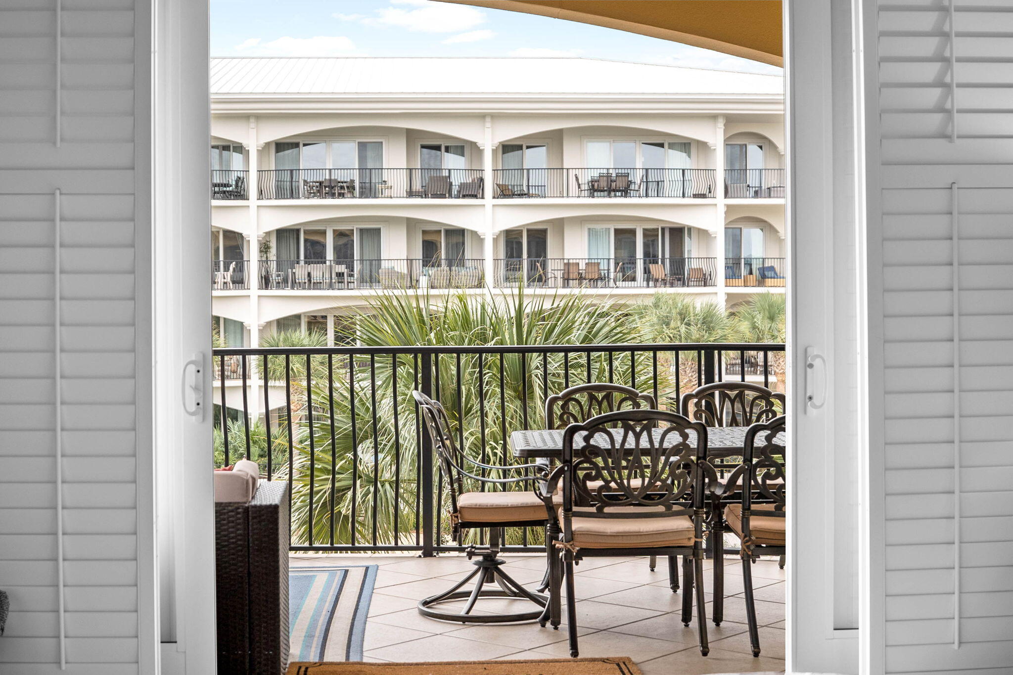 2421 W County Highway 30A, UNIT G303