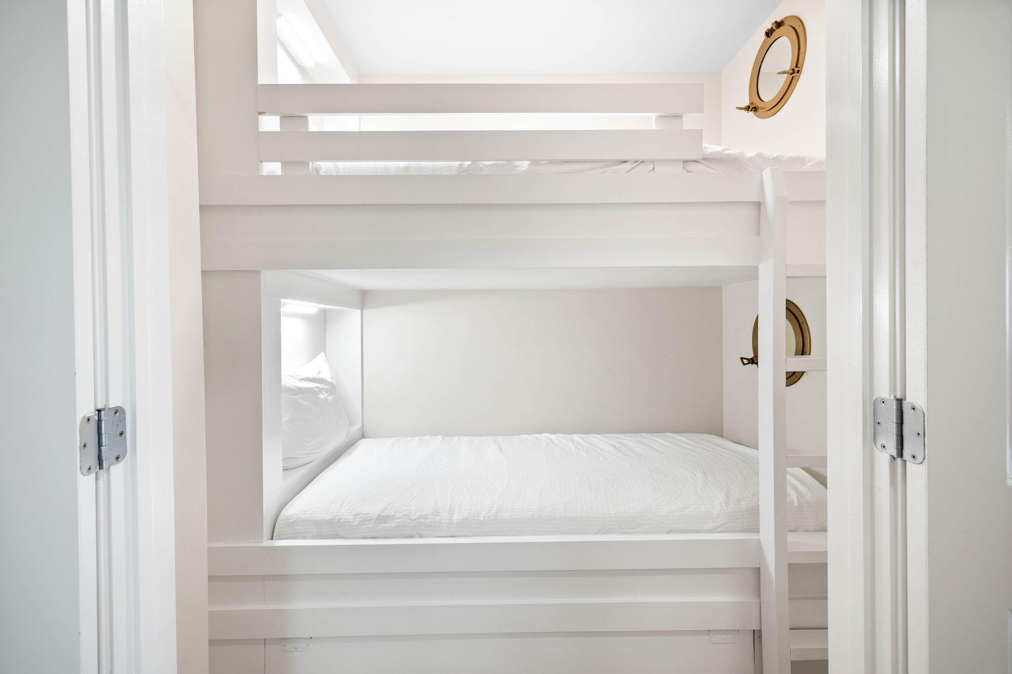 2421 W County Highway 30A, UNIT G303