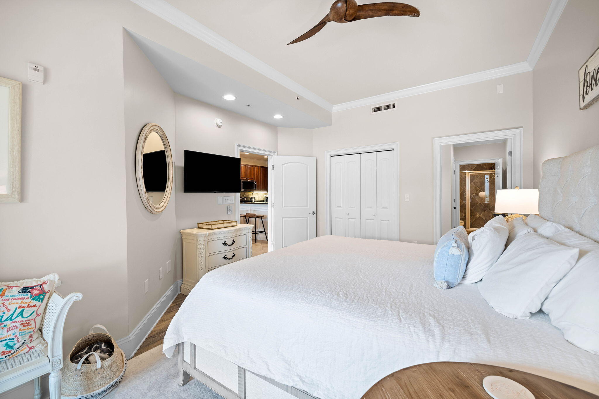 2421 W County Highway 30A, UNIT G303