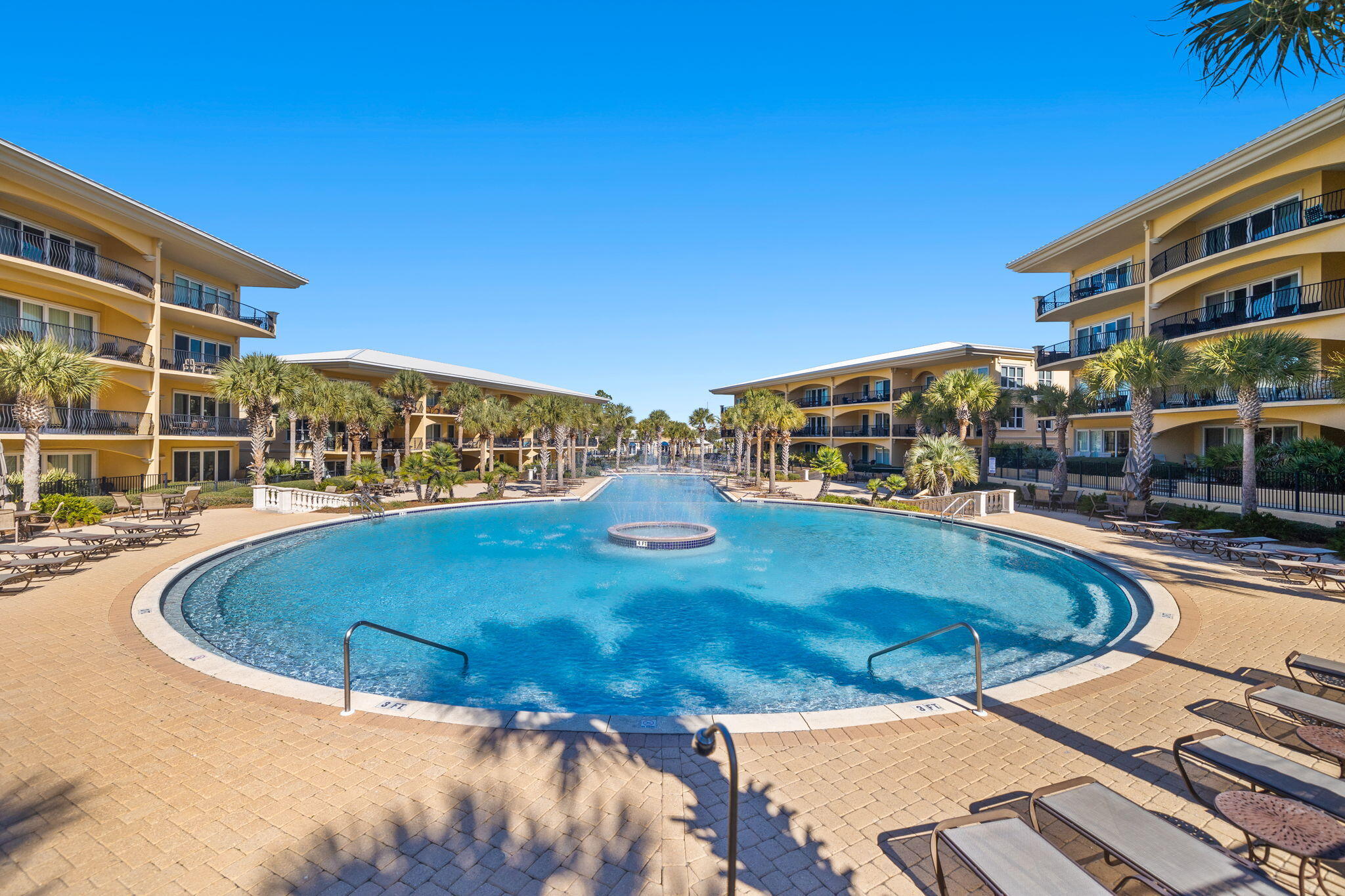 2421 W County Highway 30A, UNIT G303