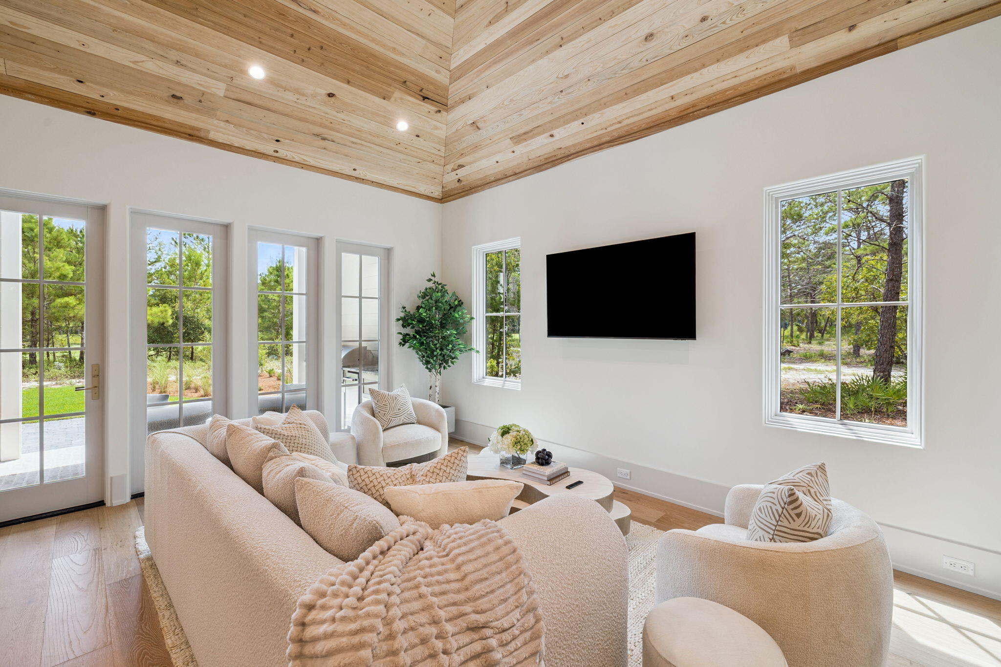 1576 Salamander Trail