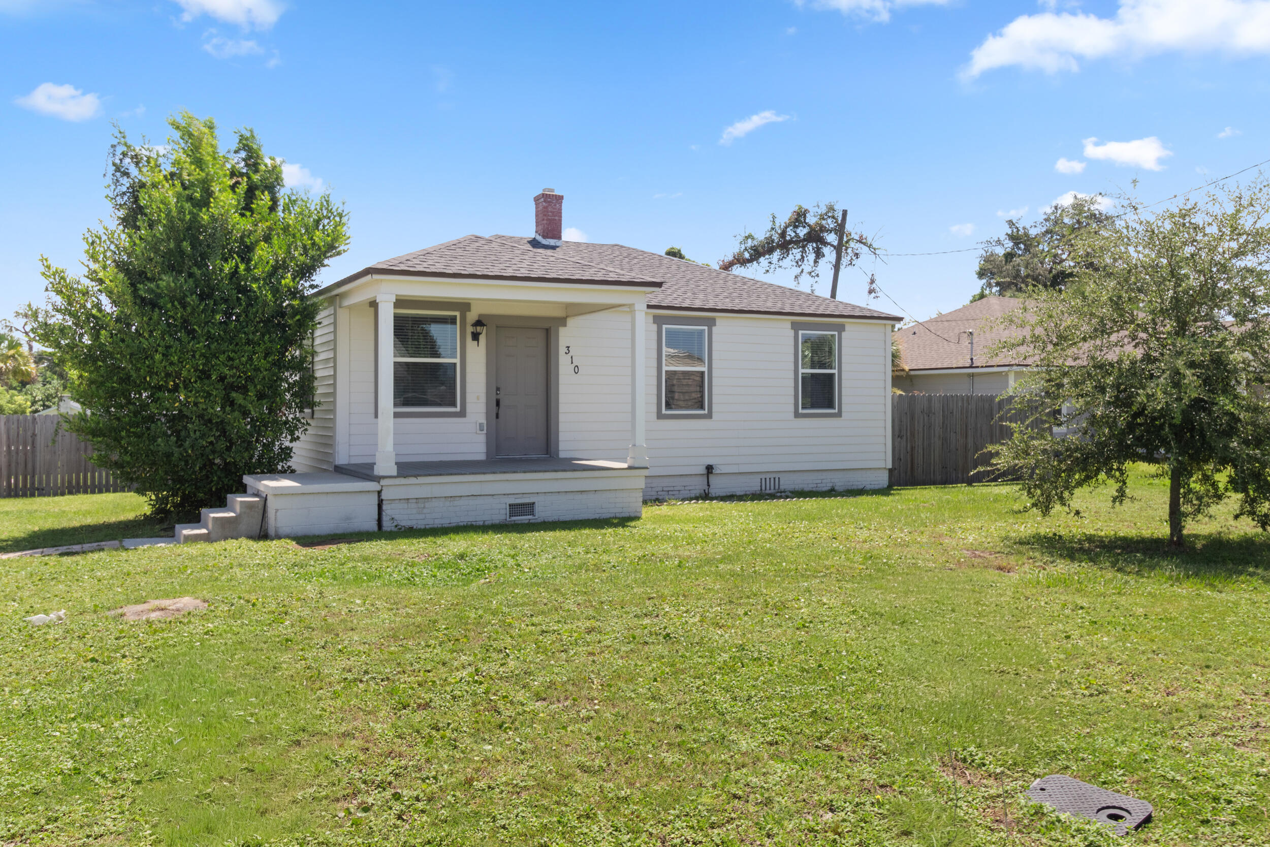 310 N Bonita Avenue
