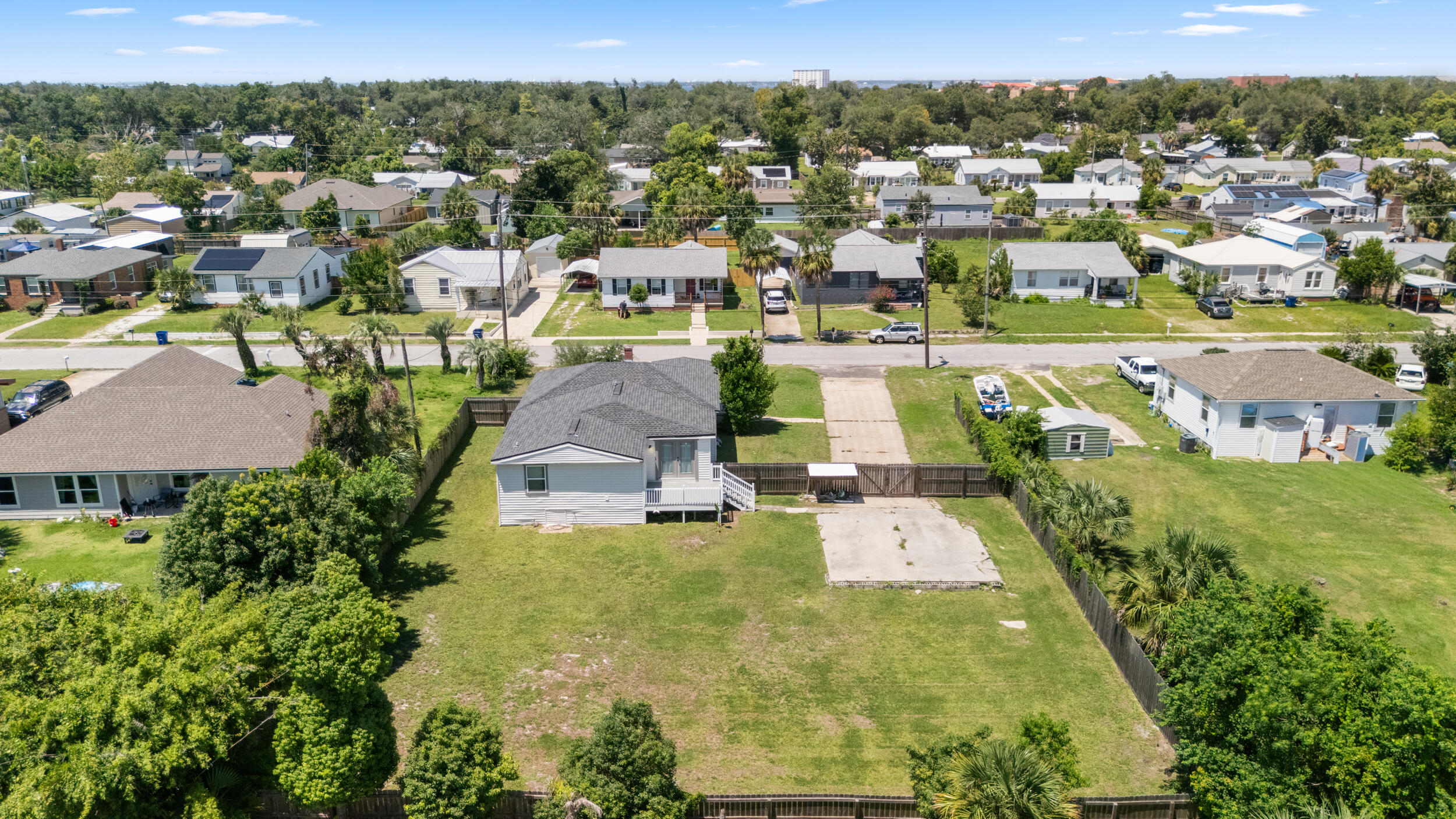 310 N Bonita Avenue