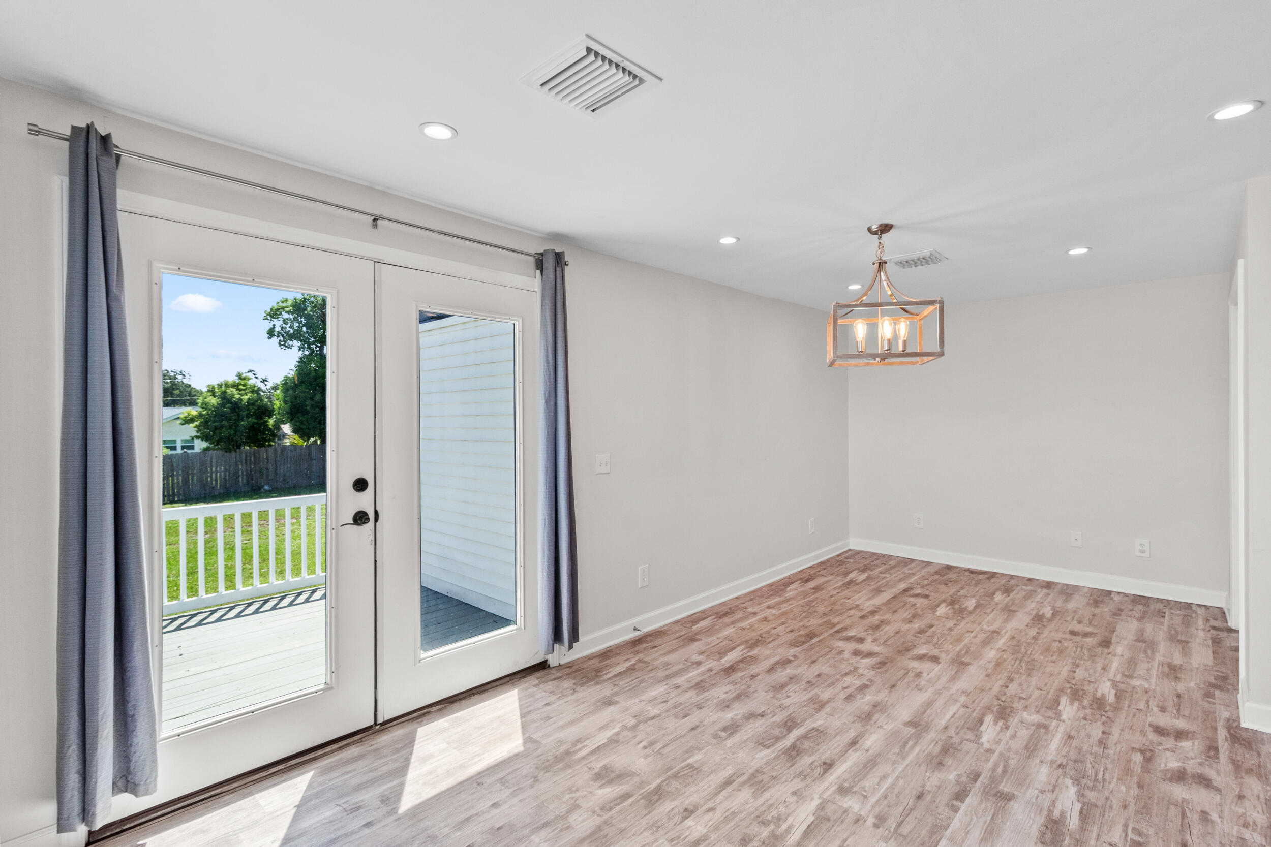 310 N Bonita Avenue