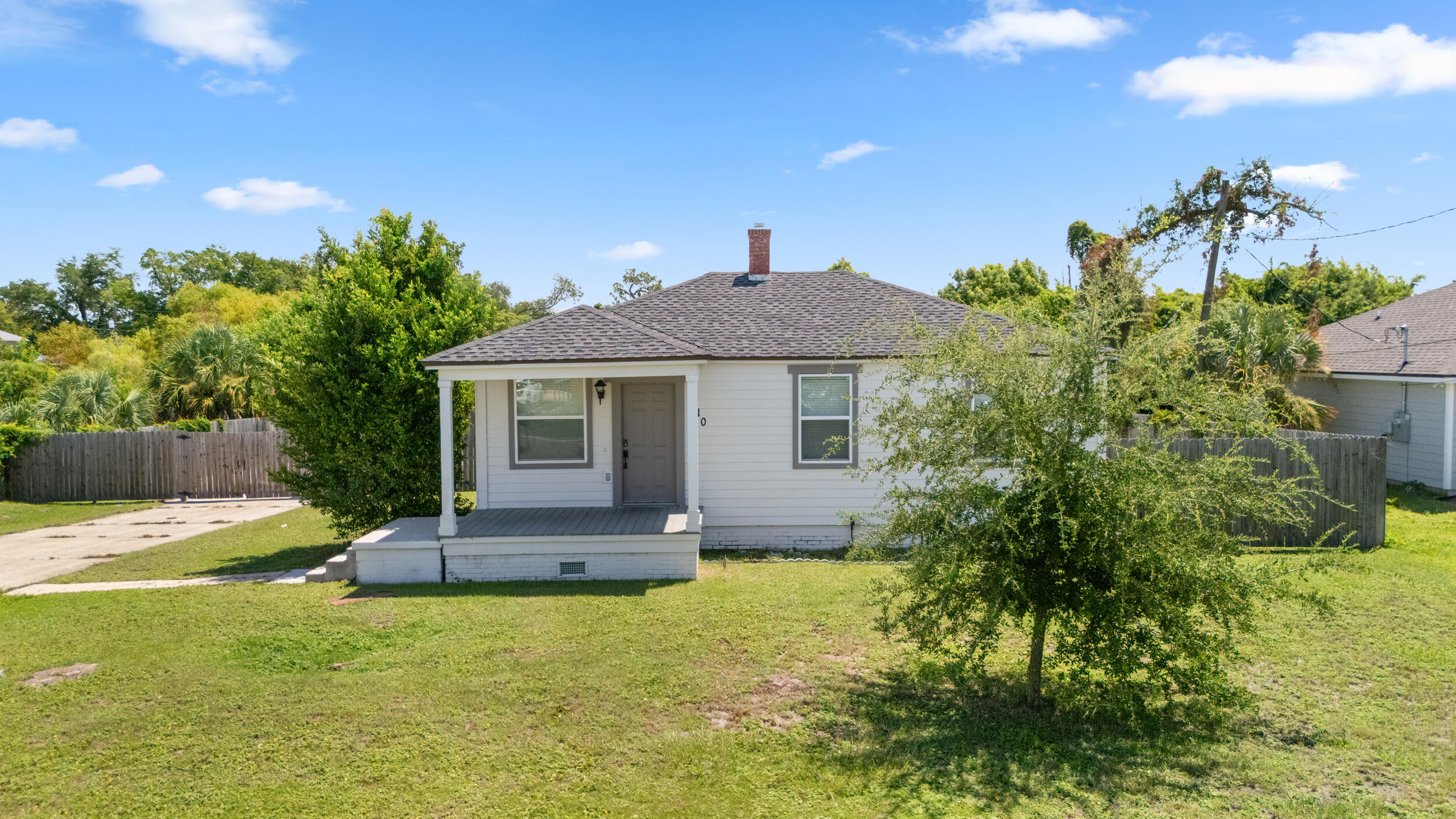 310 N Bonita Avenue