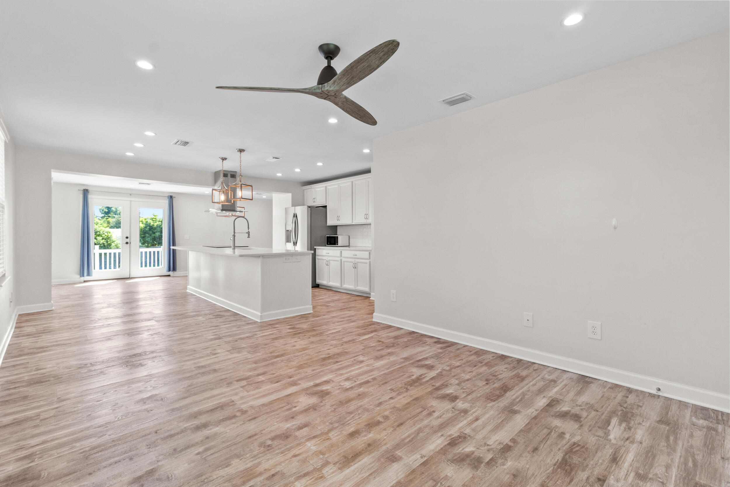 310 N Bonita Avenue