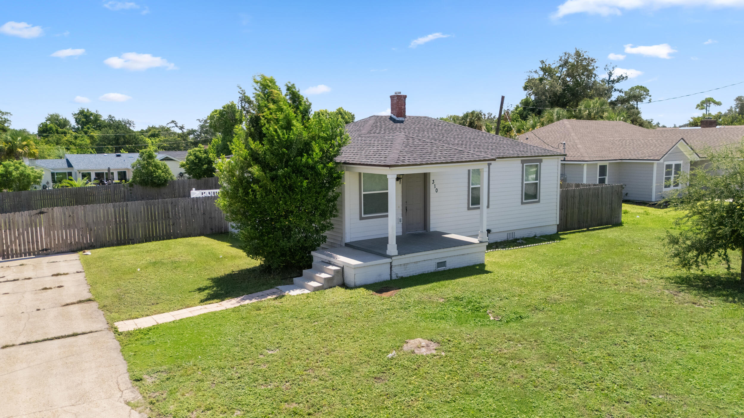 310 N Bonita Avenue