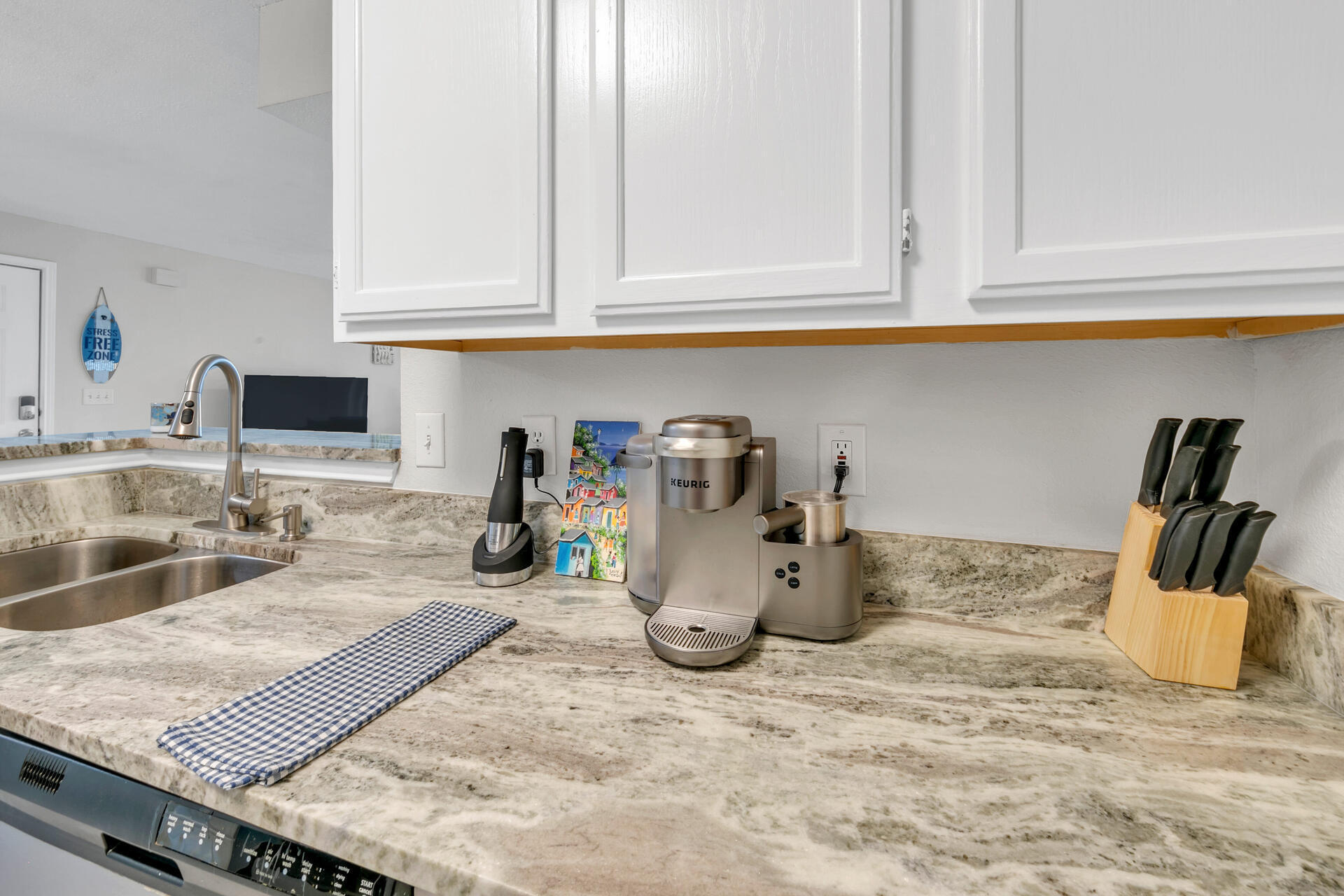 4000 Dancing Cloud Court, 24