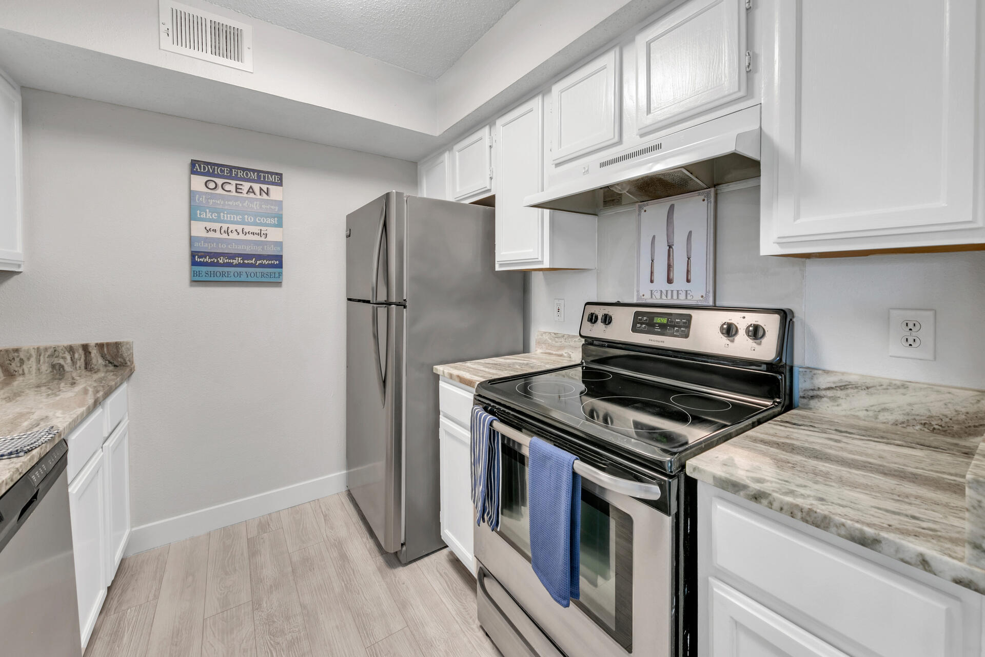 4000 Dancing Cloud Court, 24