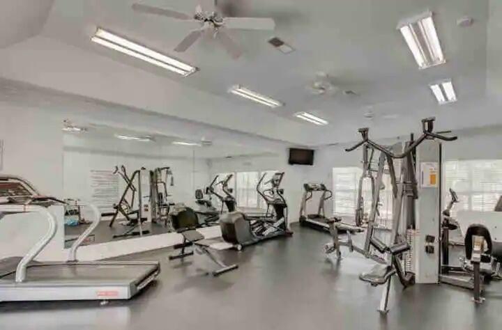 4000 Dancing Cloud Court, 24