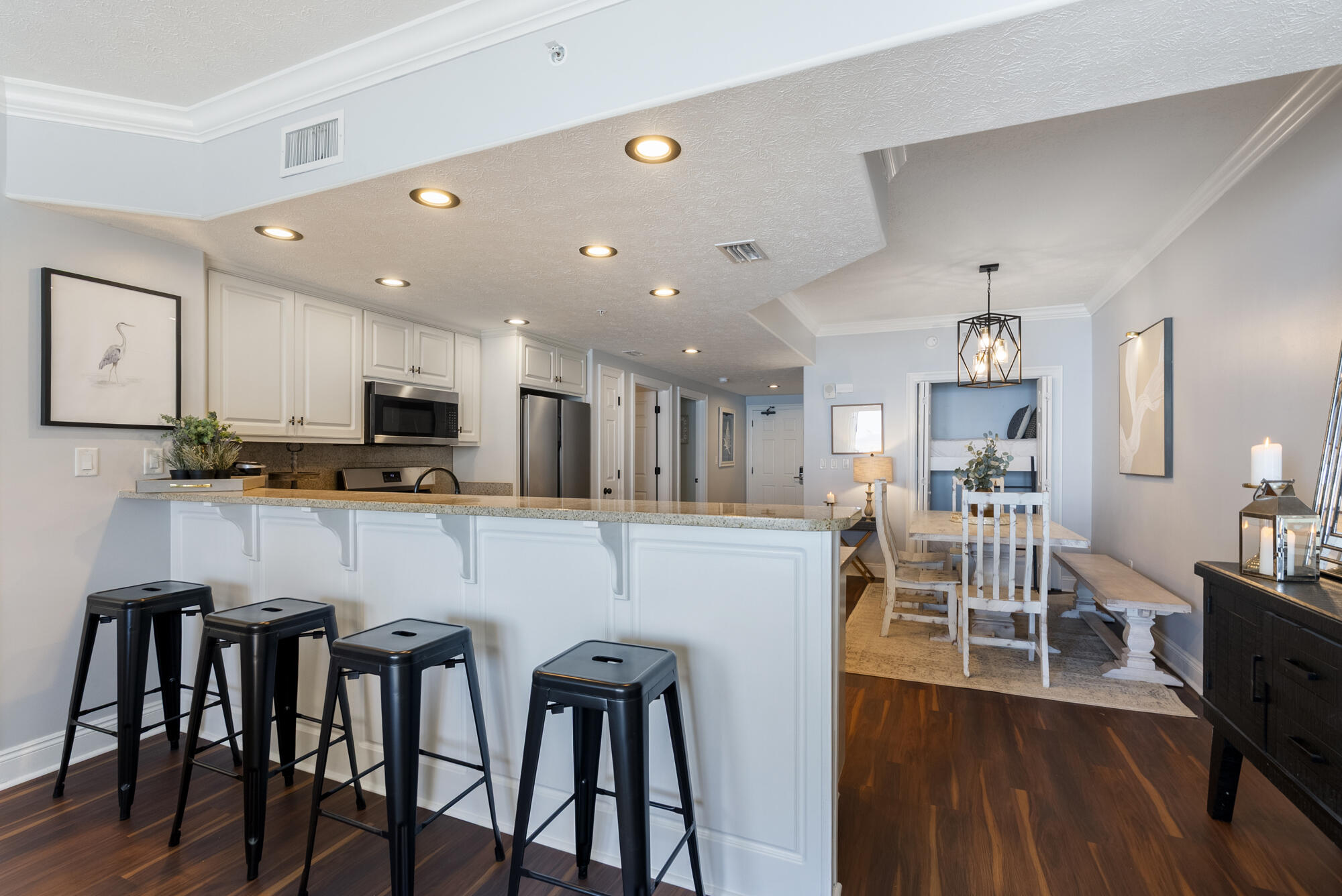 5004 Thomas Drive, UNIT 209