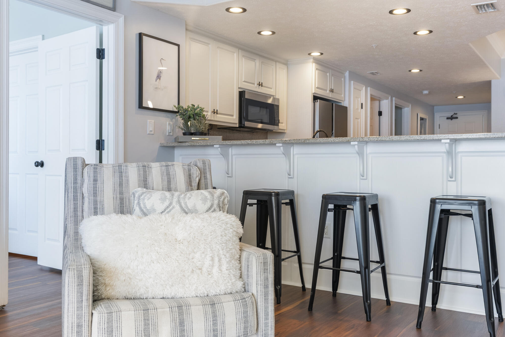 5004 Thomas Drive, UNIT 209